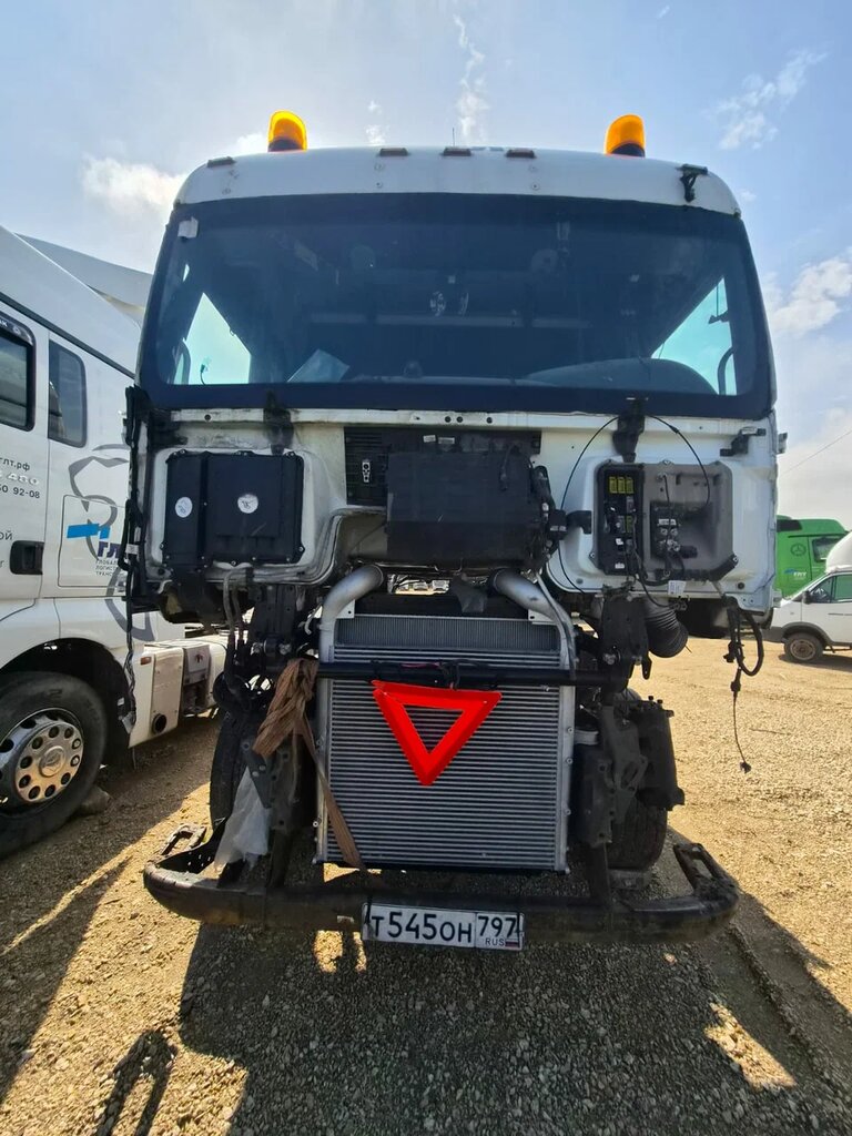 SITRAK C7H 4x2 Седельный тягач ZZ4186V361HE — Б/У, 2023 г.