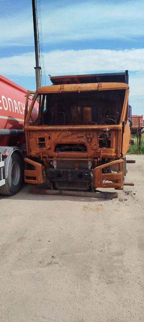 FAW J6 6x6 Самосвал CA3250P66K24L1TE5 — Б/У, 2023 г.