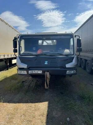 Zoomlion ZTC 6x4 Автокран ZTC300V — Б/У, 2023 г.