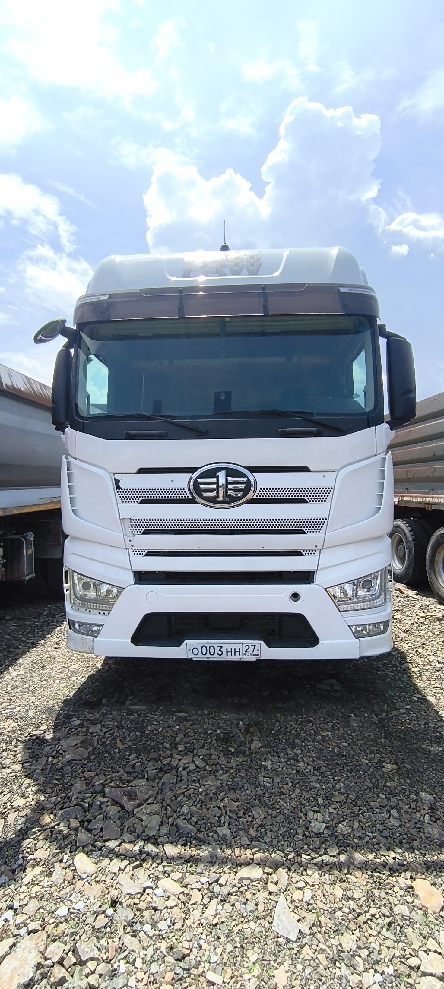 FAW J7 6x4 Седельный тягач CA4250P77K25T1E5 — Б/У, 2023 г.