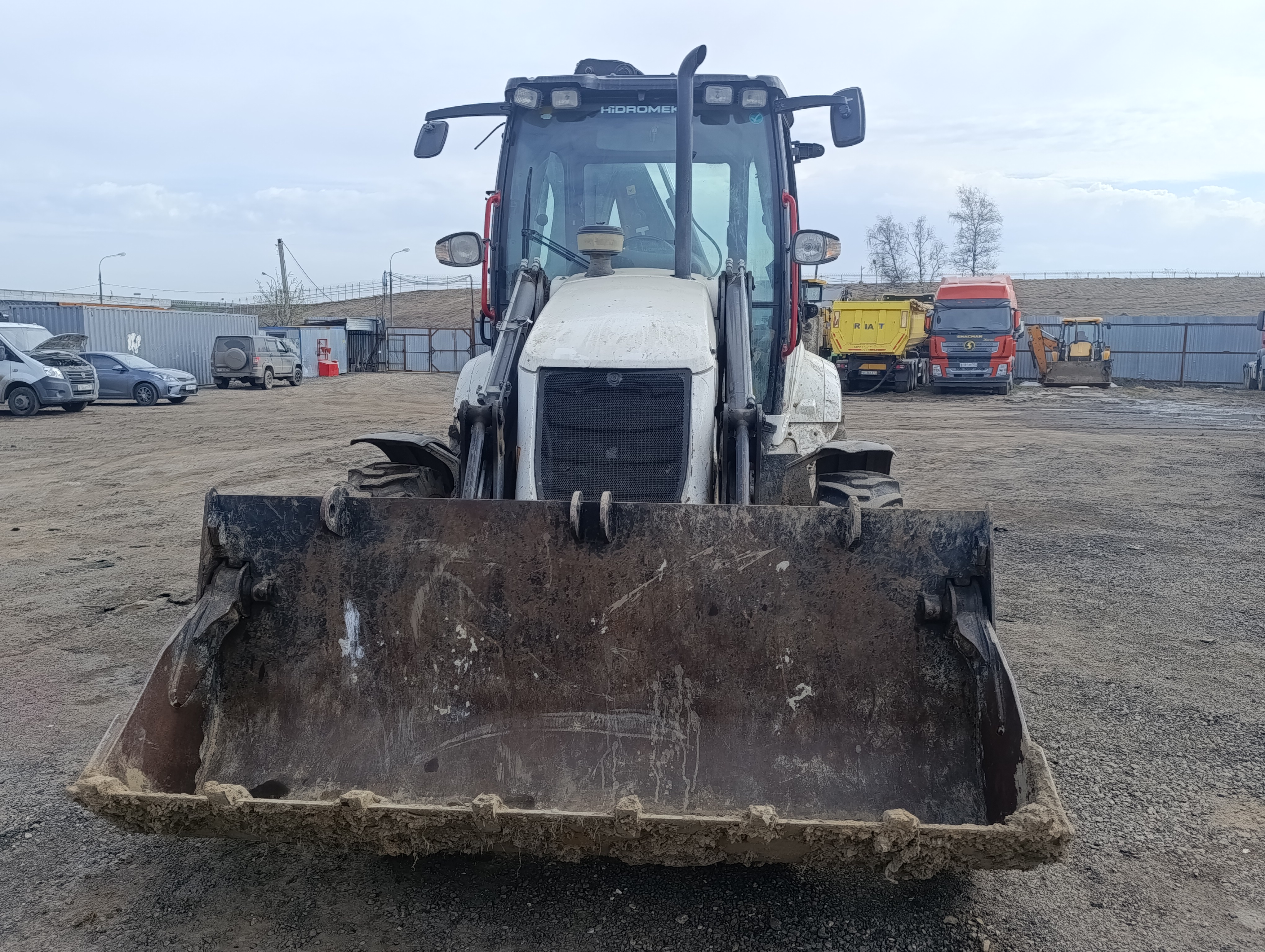 HIDROMEK 102 Экскаватор-погрузчик HMK102B — Б/У, 2021 г.