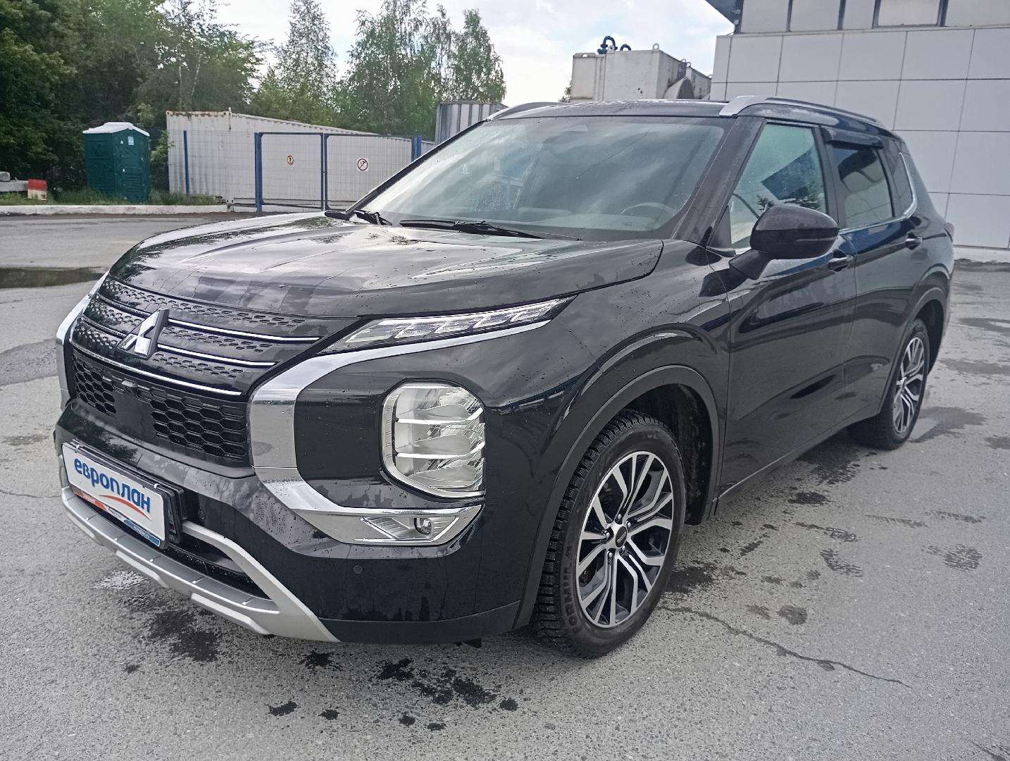 Mitsubishi Outlander — Б/У, 2022 г. (Екатеринбург, 90049 км)