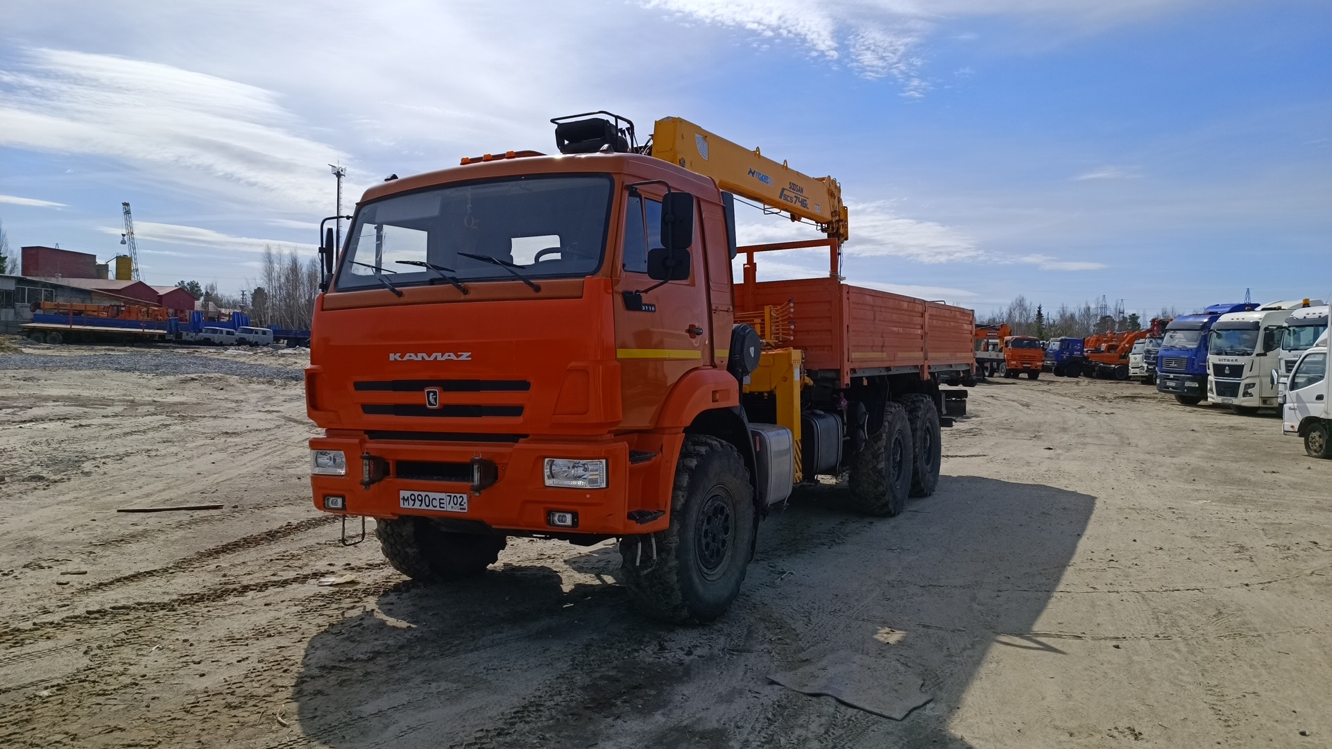 КАМАЗ 43118 6x6 Бортовой с КМУ — Б/У, 2023 г.