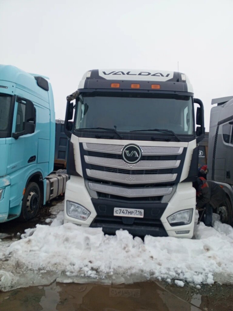VALDAI 45 4x2 Седельный тягач FB2R13 — Б/У, 2023 г.