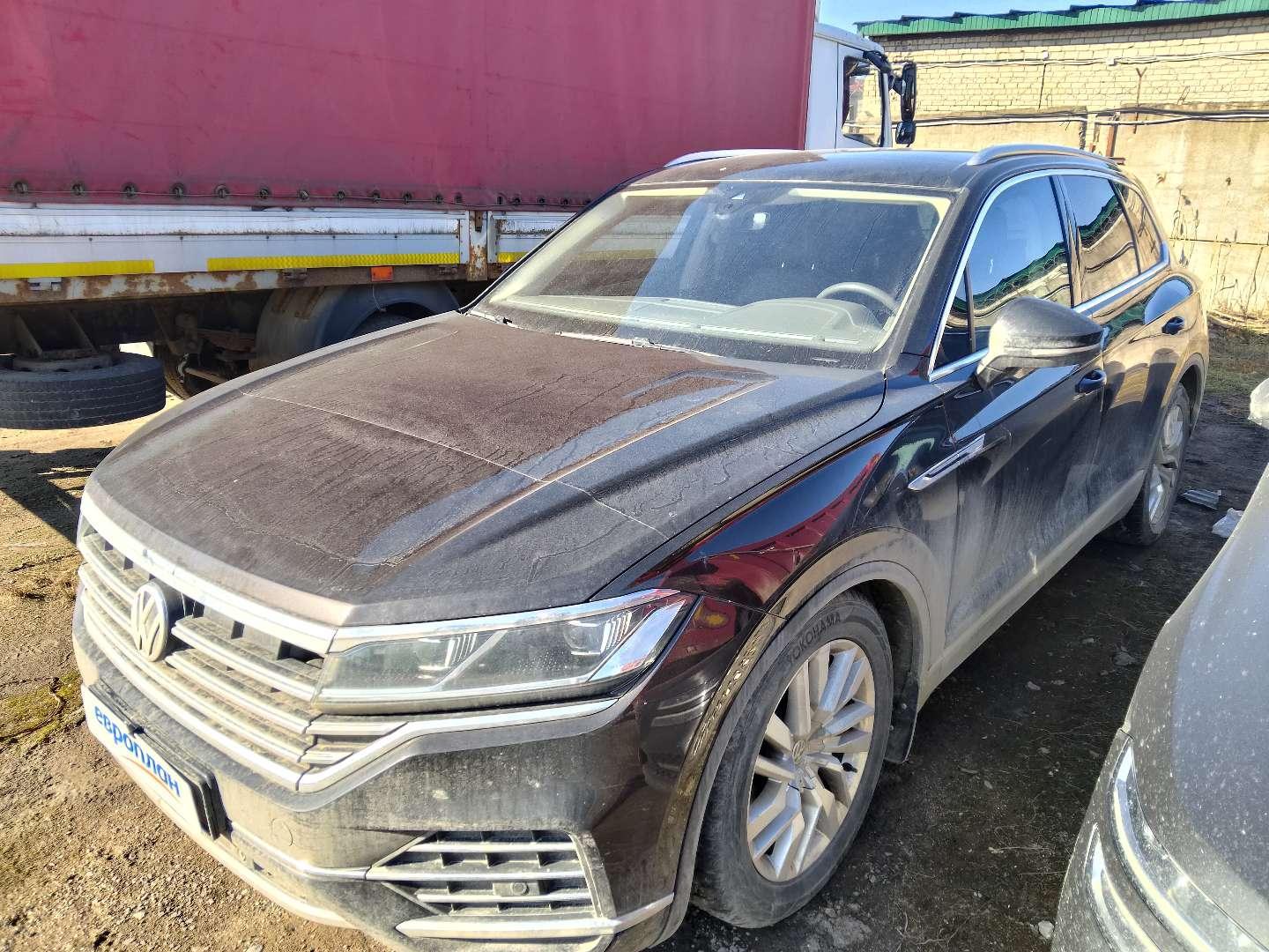 Volkswagen Touareg — Б/У, 2018 г. (Псков, 265927 км)