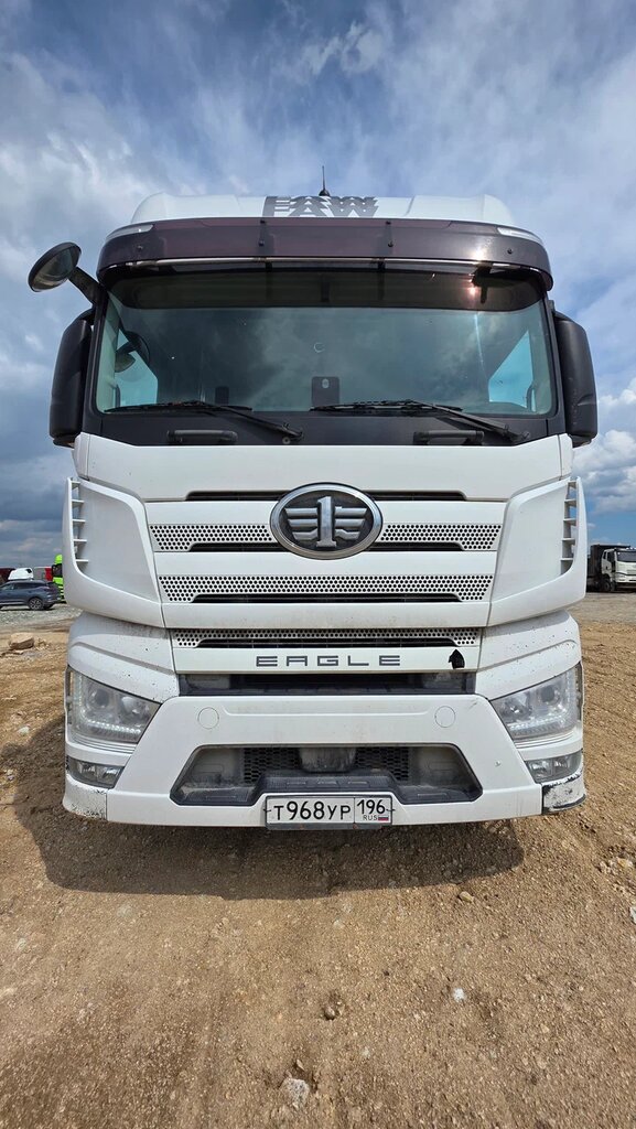 FAW J7 6x4 Седельный тягач CA4250P77K25T1E5 — Б/У, 2023 г.