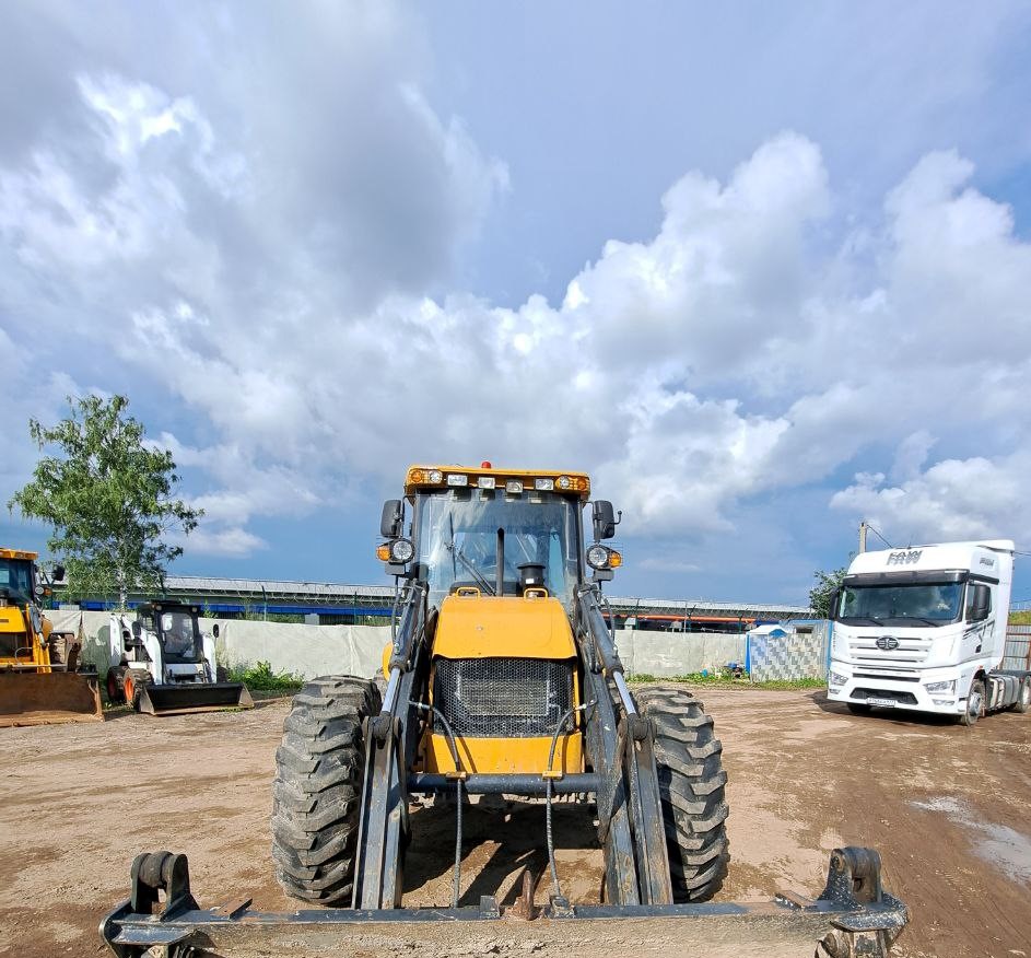 YUGONG 488 Экскаватор-погрузчик 488CX — Б/У, 2023 г.