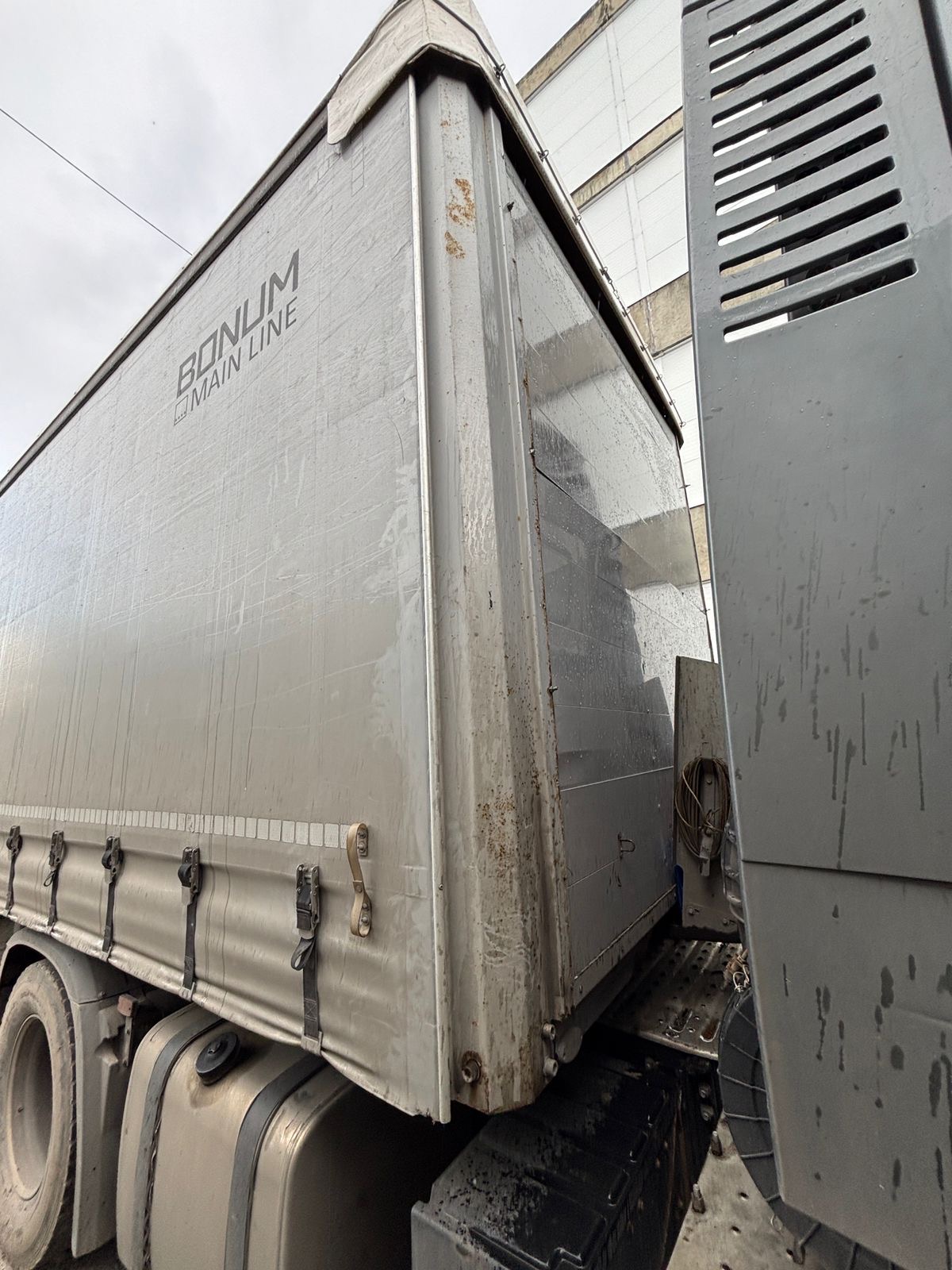 BONUM 9142 Полуприцеп шторный 914296-04 — Б/У, 2023 г.