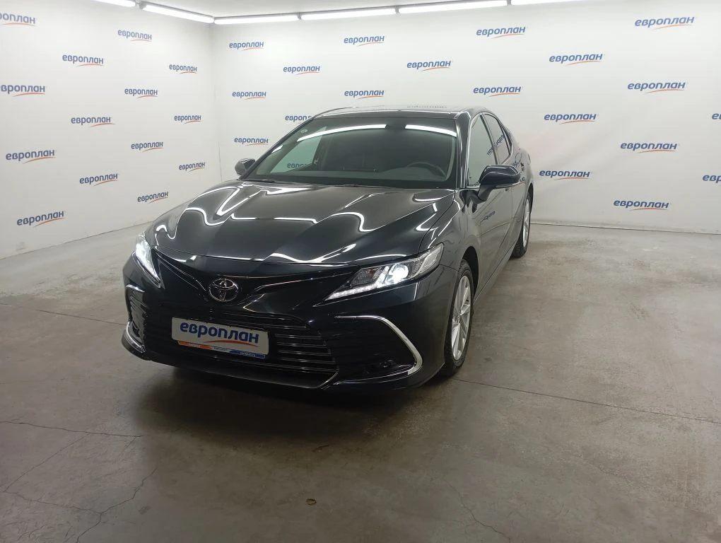 Toyota Camry — Б/У, 2023 г. (Москва, 61150 км)