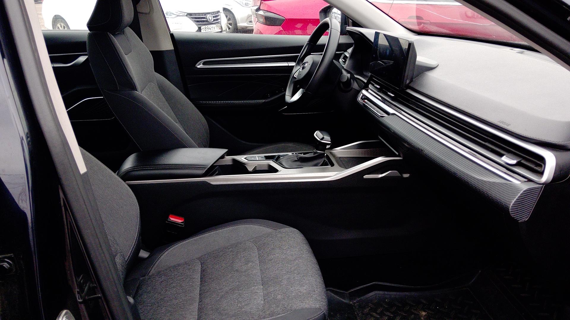 Geely Emgrand — Б/У, 2023 г. (Санкт-Петербург, 132873 км)