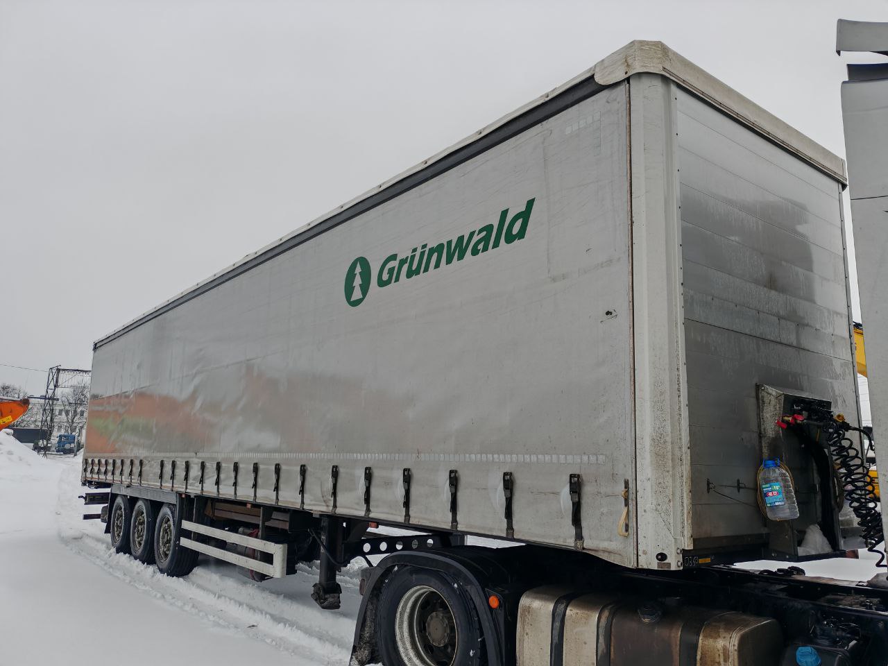 Grunwald 9453 Полуприцеп бортовой 9453-0000010-10 — Б/У, 2024 г.