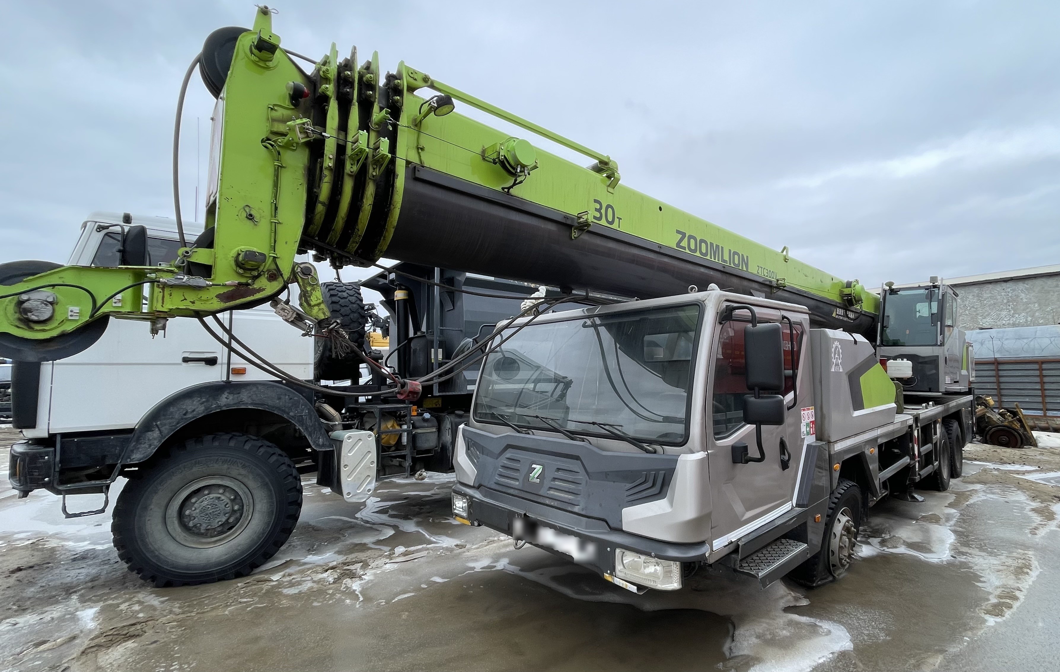 ZOOMLION ZTC300V Автокран — Б/У, 2022 г.