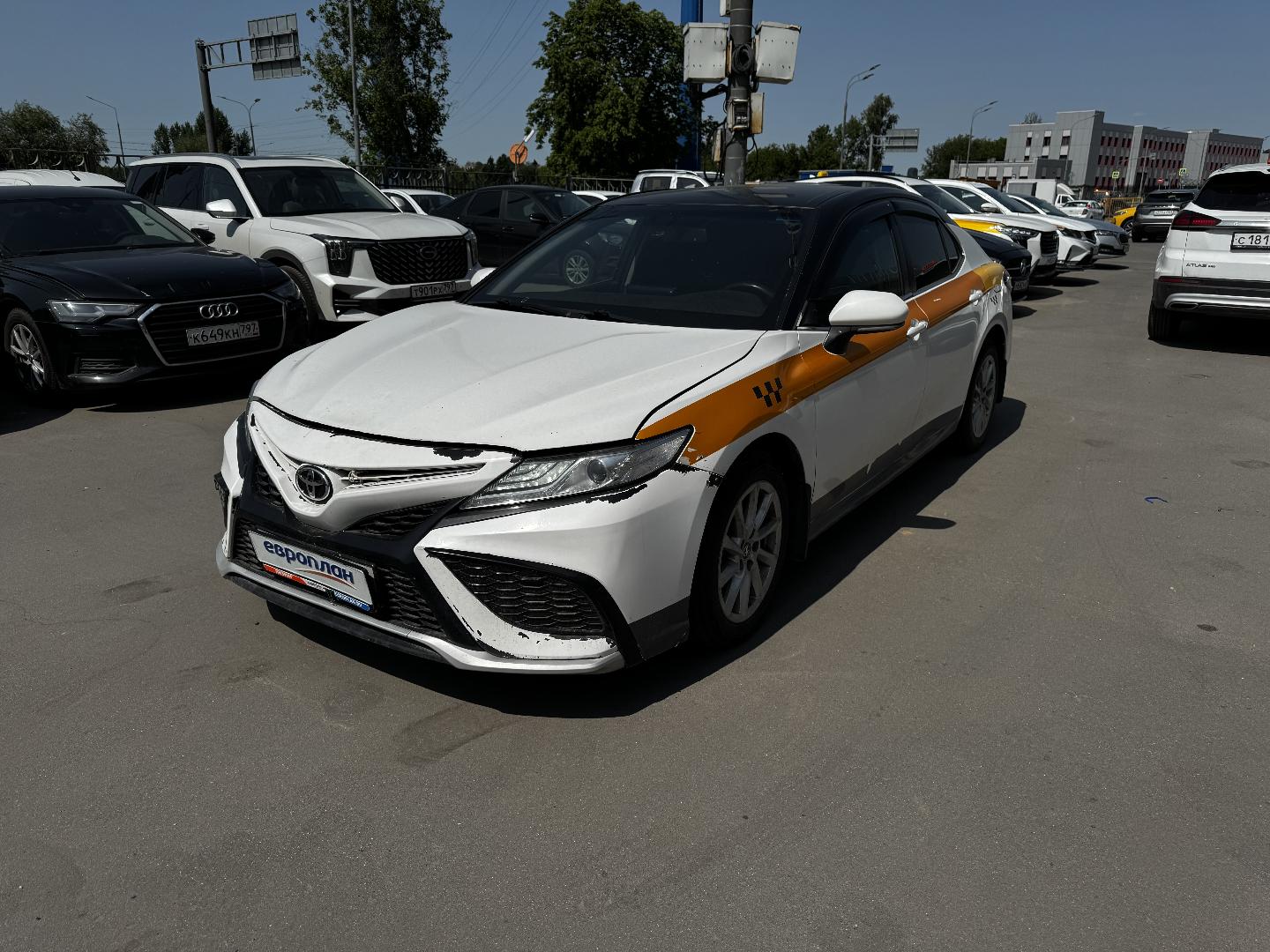 Toyota Camry — Б/У, 2021 г. (Москва, 200000 км)