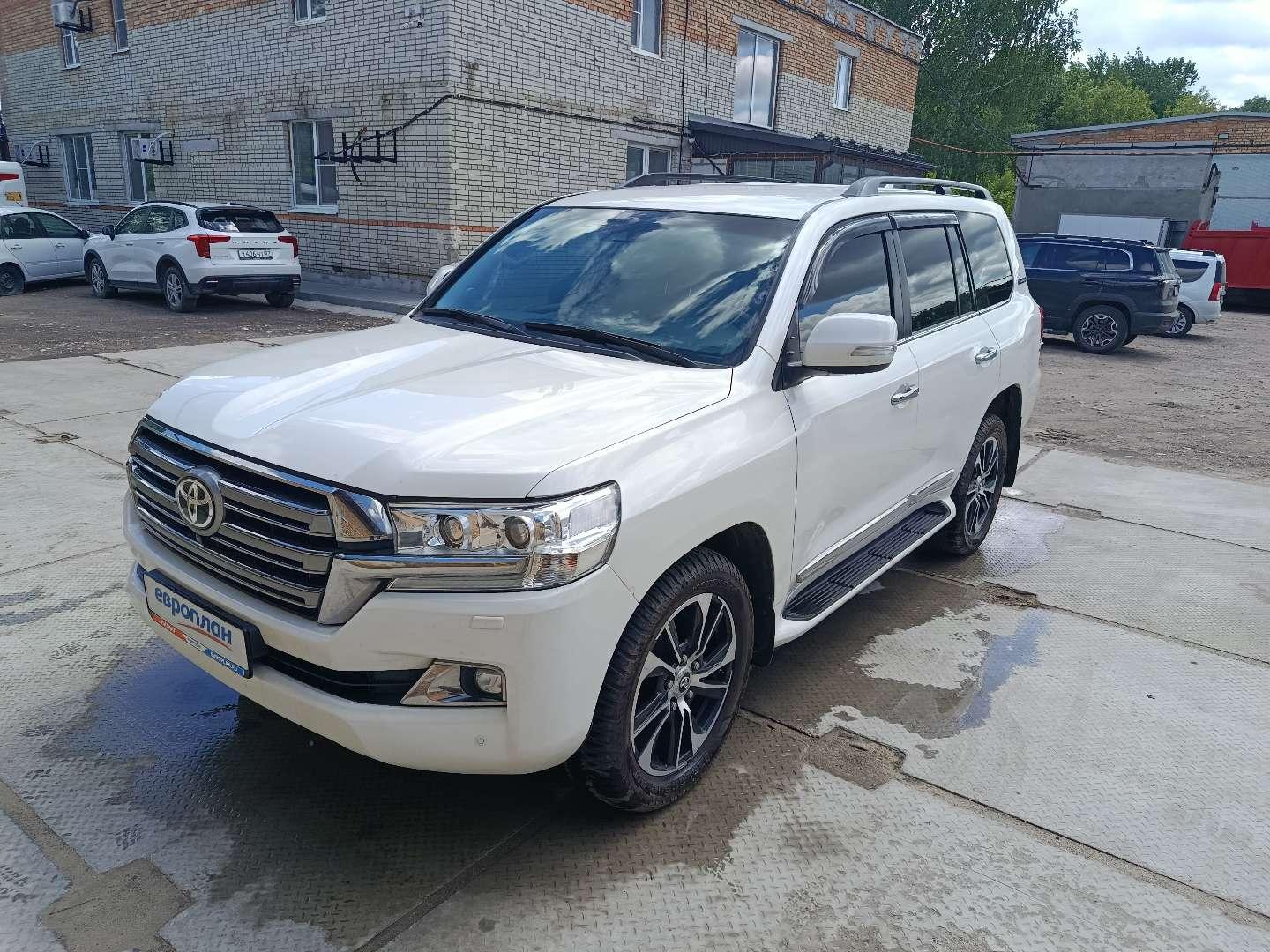 Toyota Land Cruiser 200 — Б/У, 2017 г. (Пенза, 324268 км)