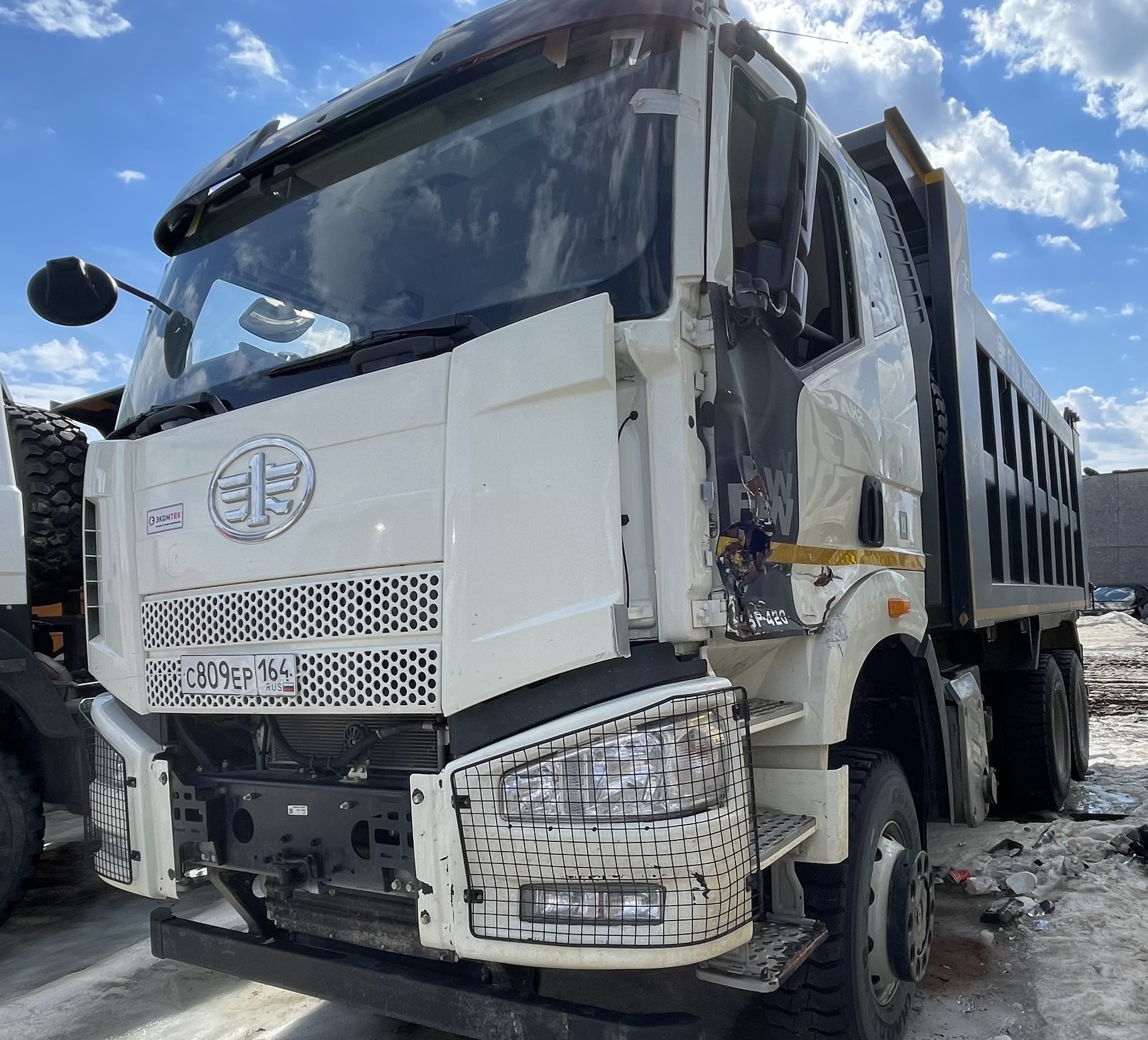 FAW CA3250P66K24L1TE5 — Б/У, 2023 г.