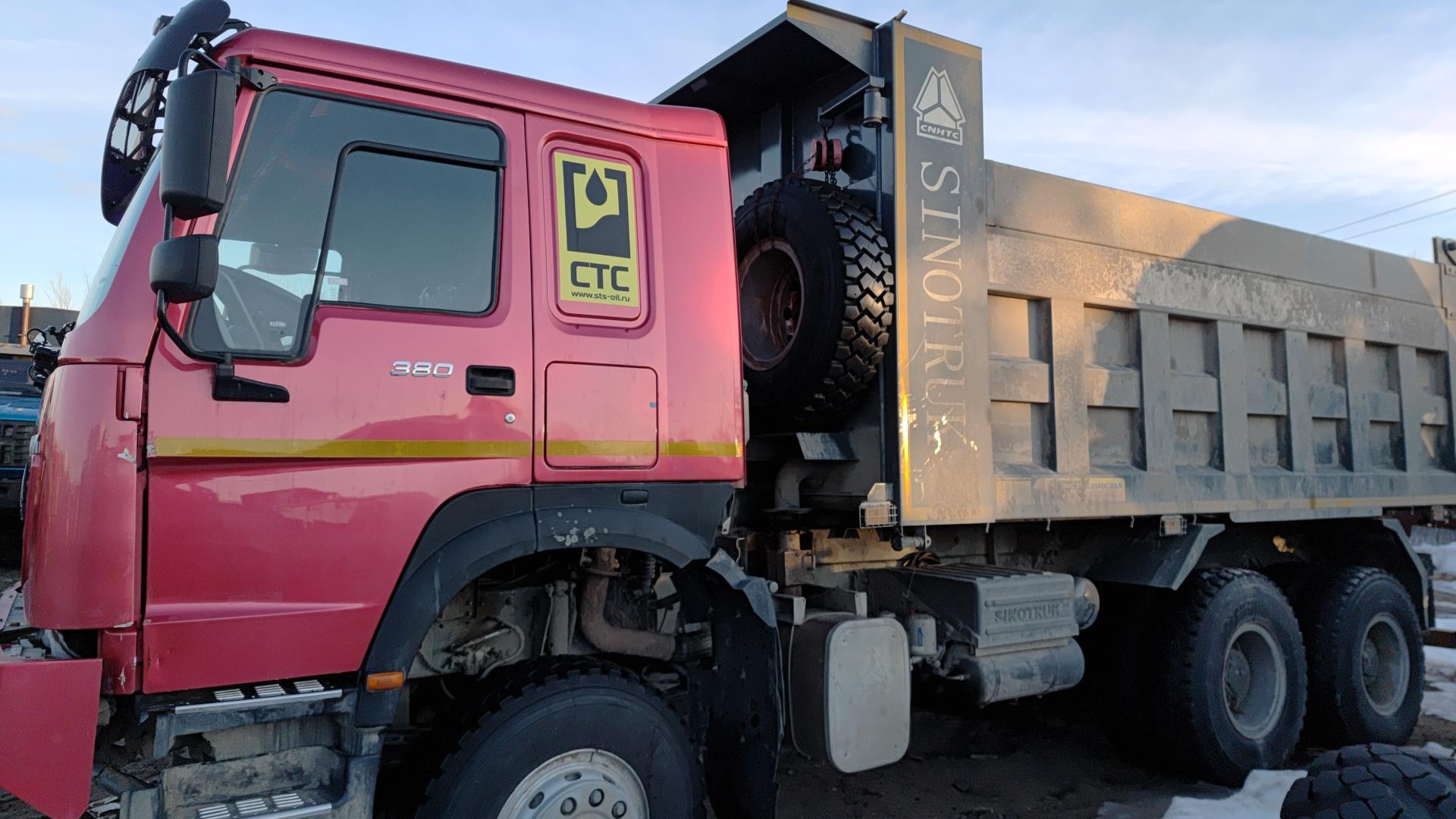 Howo ZZ3327S3857E — Б/У, 2022 г. (Усинск, 83296 км)