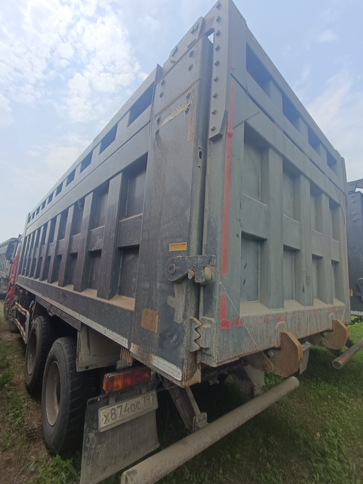 Shacman (Shaanxi) SX 8x4 Самосвал SX33186W366C — Б/У, 2022 г.