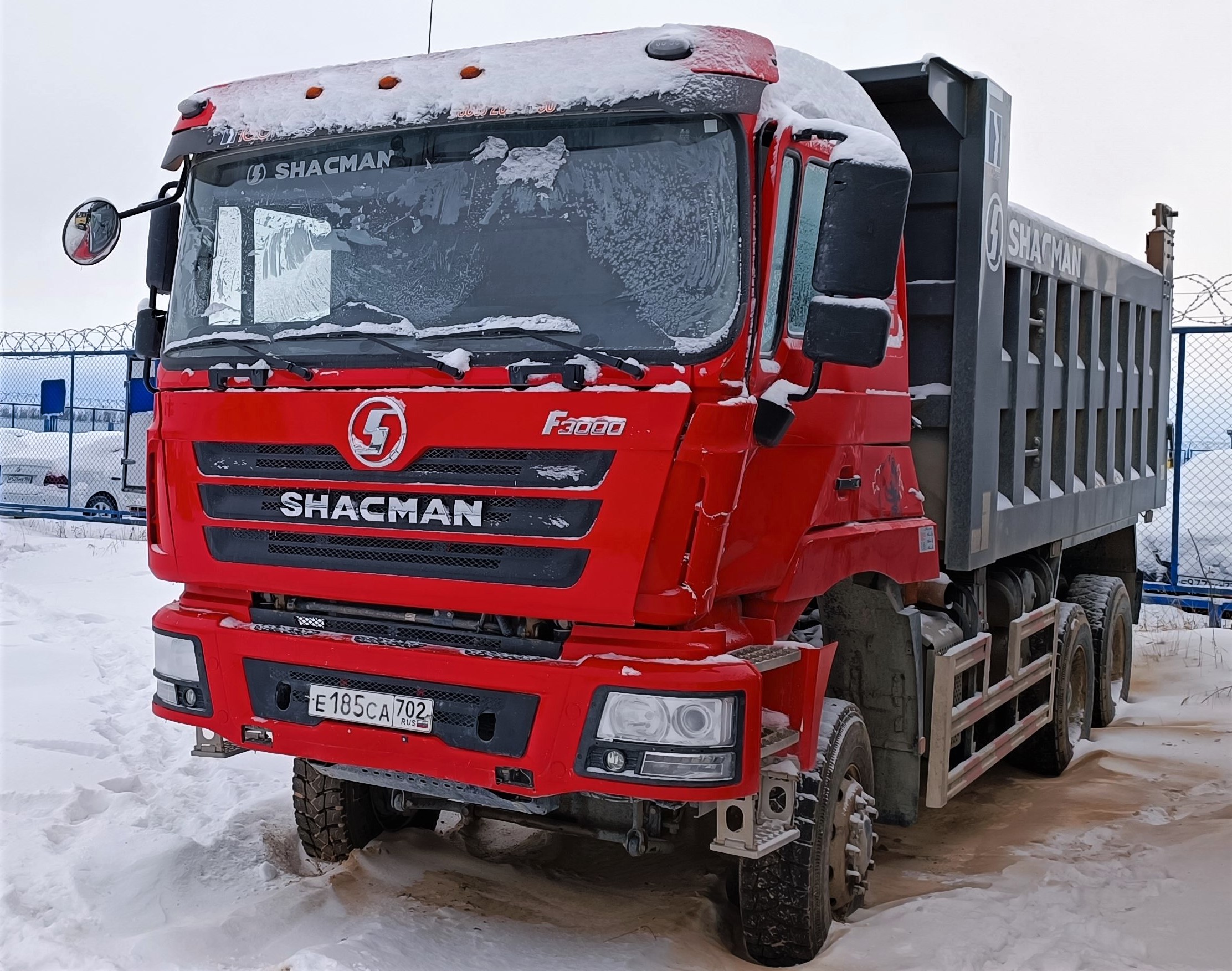 Shacman (Shaanxi) SX32586V385 6x6 Самосвал — Б/У, 2022 г.