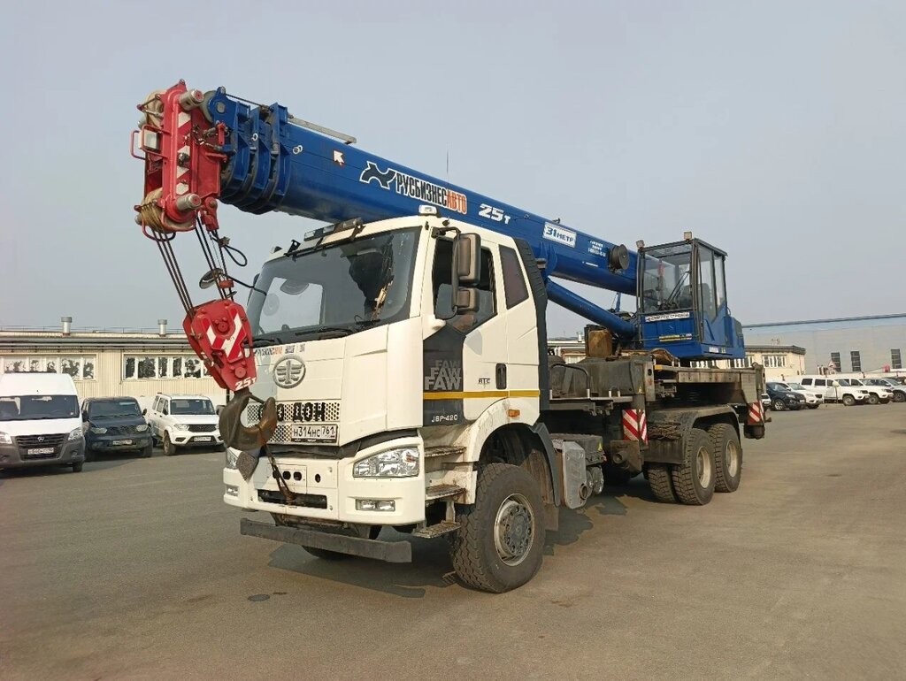 FAW J6 6x6 Автокран КС-55713-9К-4 — Б/У, 2023 г.