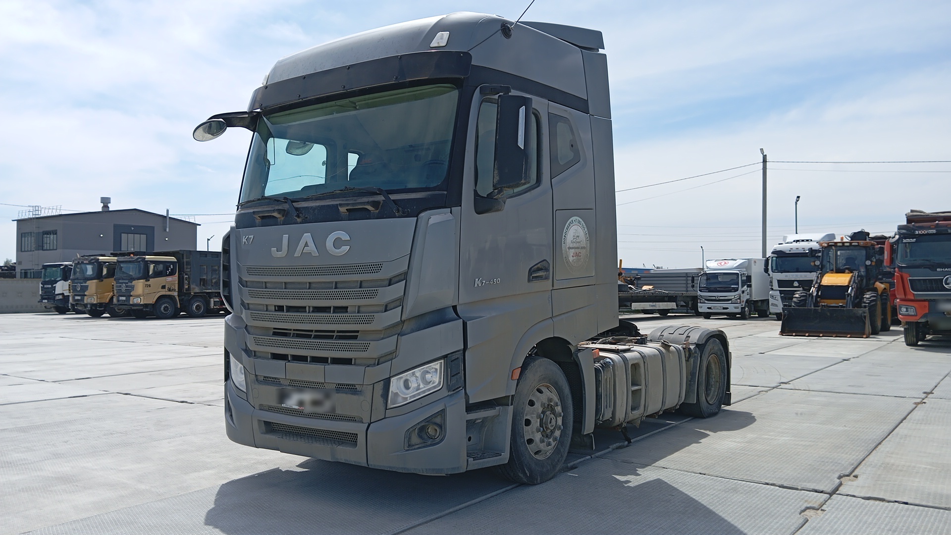JAC K7 4x2 Седельный тягач — Б/У, 2023 г.