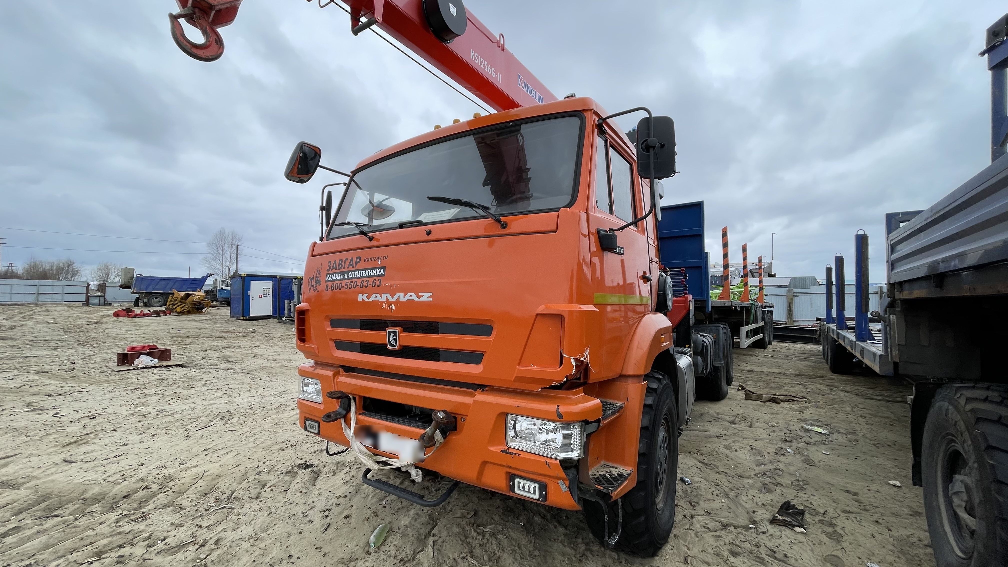 КАМАЗ 43118 6x6 Седельный тягач с КМУ Kanglim KS1256 — Б/У, 2024 г.