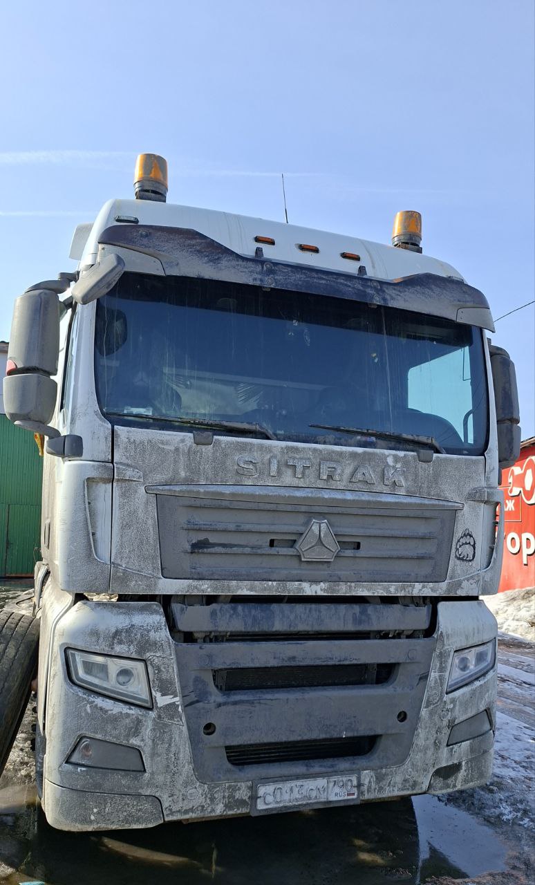 SITRAK C7H 4x2 Седельный тягач ZZ4186V361HE — Б/У, 2023 г.