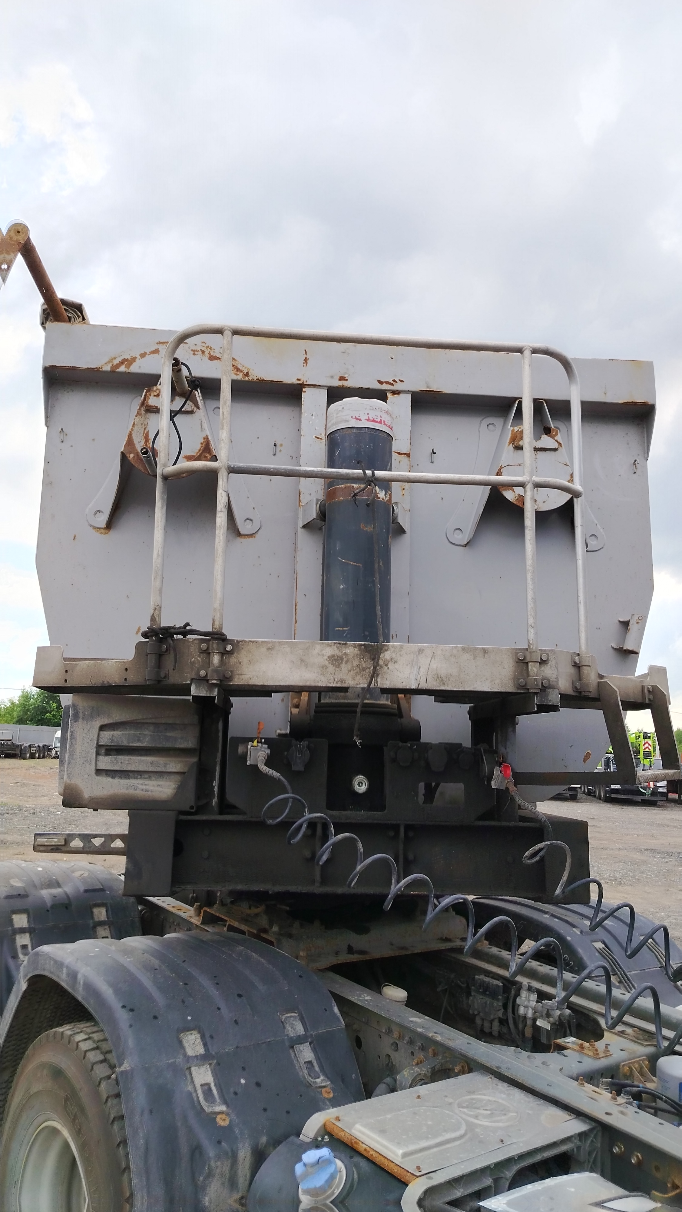 Grunwald 9453 Полуприцеп самосвальный 9453-0000010-50 — Б/У, 2022 г.