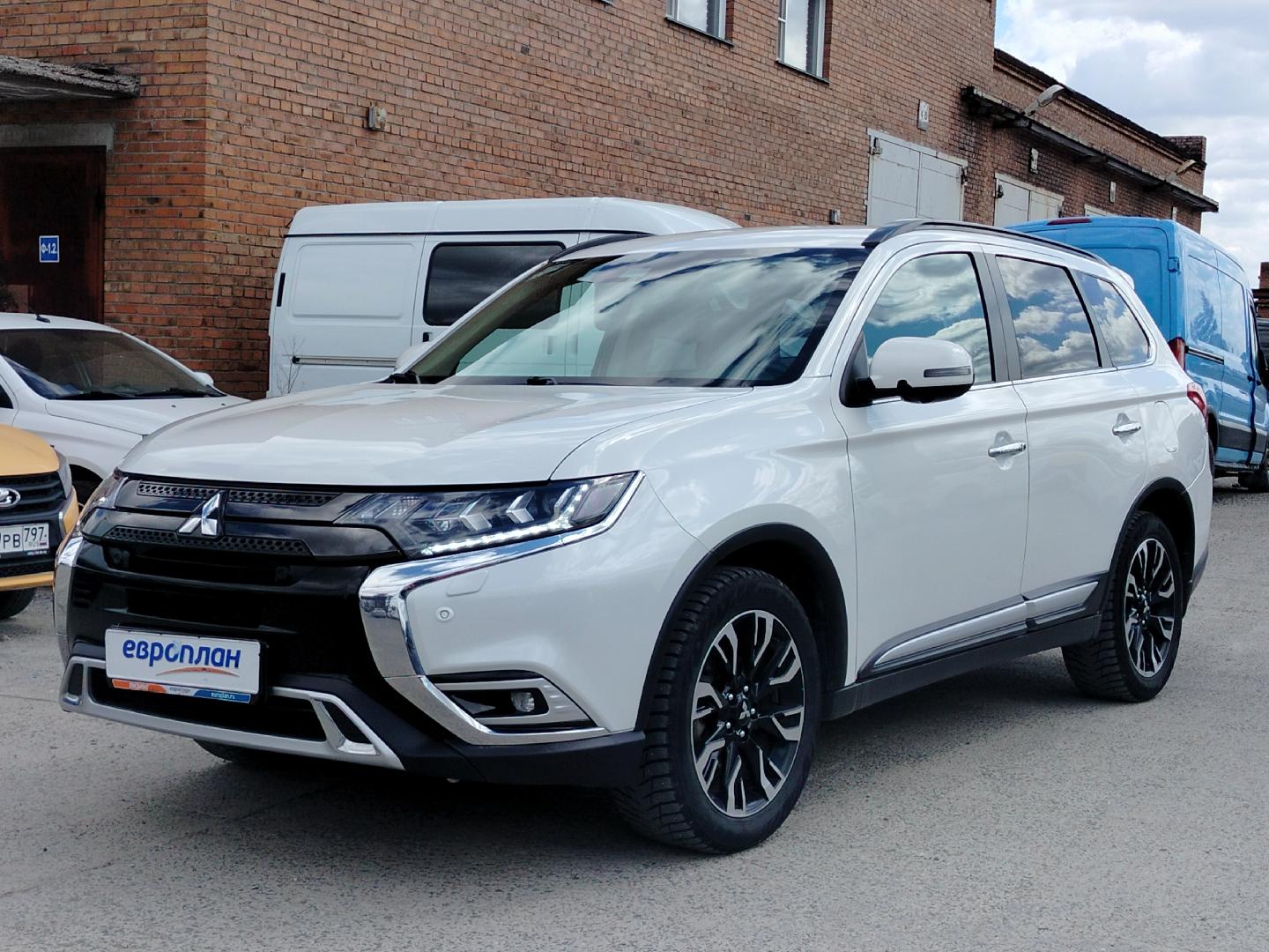 Mitsubishi Outlander — Б/У, 2022 г. (Новосибирск, 93154 км)