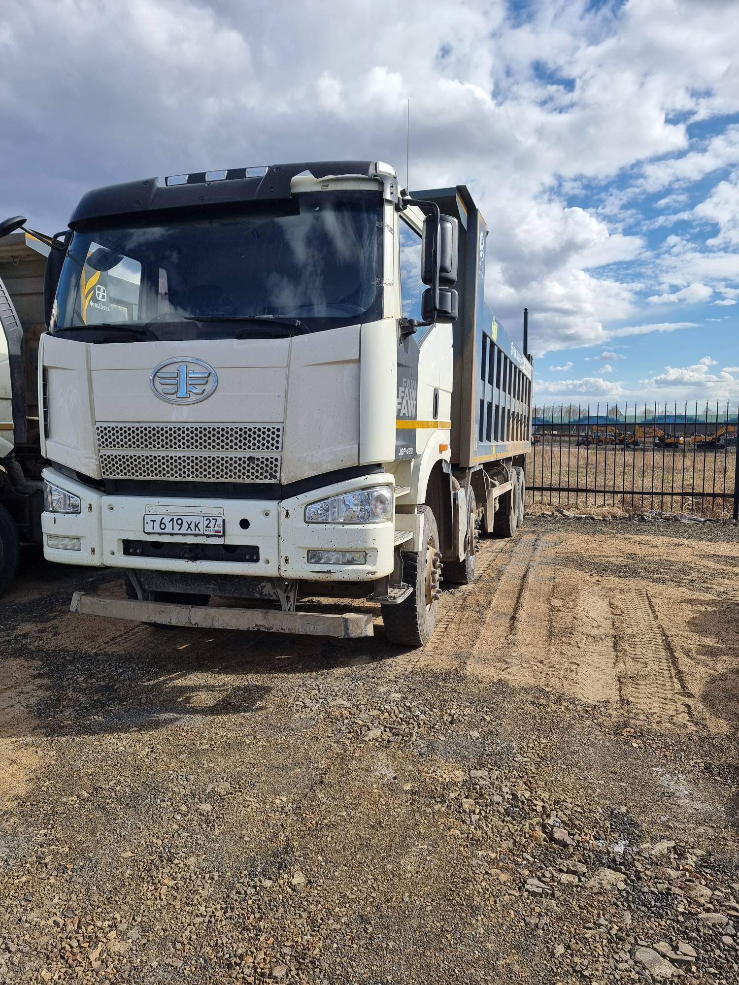 FAW CA 3310 8x4 Самосвал — Б/У, 2023 г.