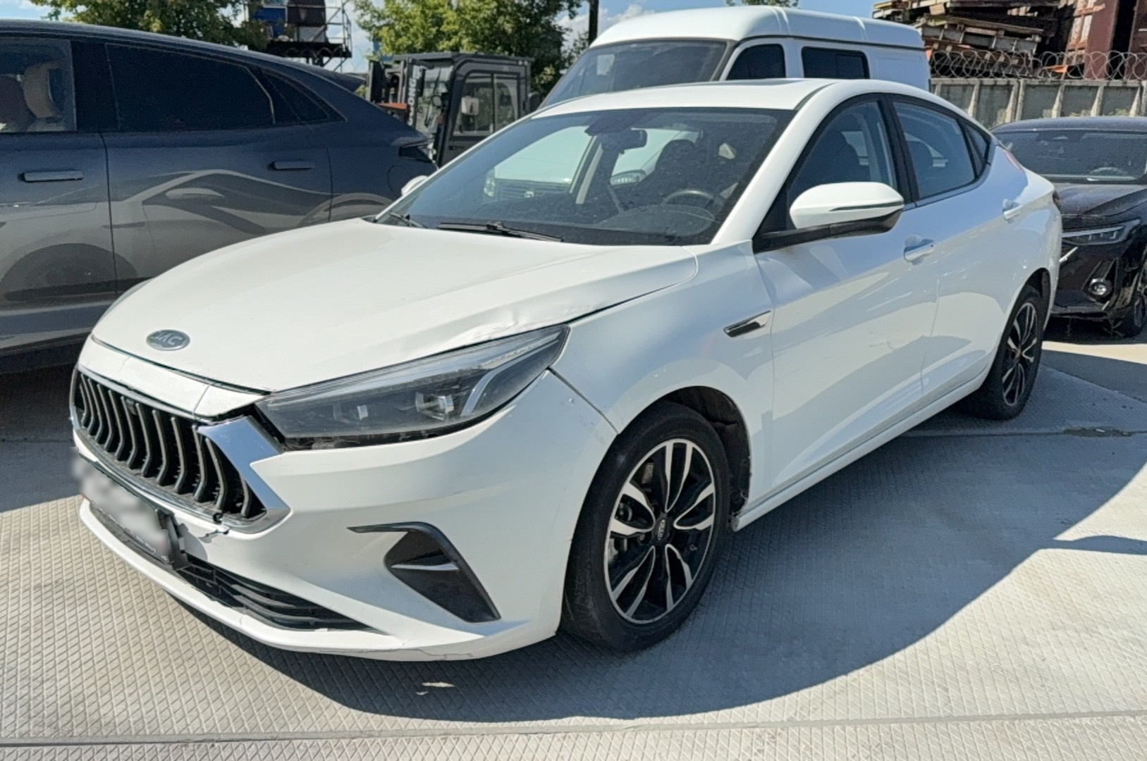 JAC Luxury 1.5 CVT (I поколение) — Б/У, 2023 г.