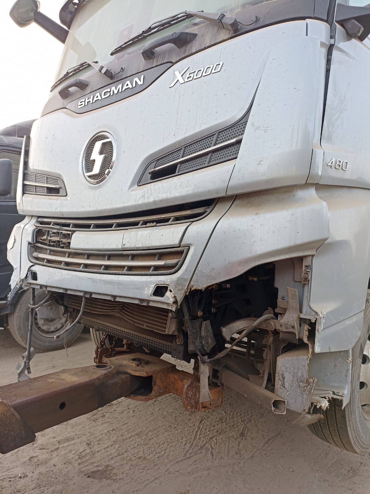 Shacman (Shaanxi) SX 4x2 Седельный тягач SX4188YY381 — Б/У, 2023 г.