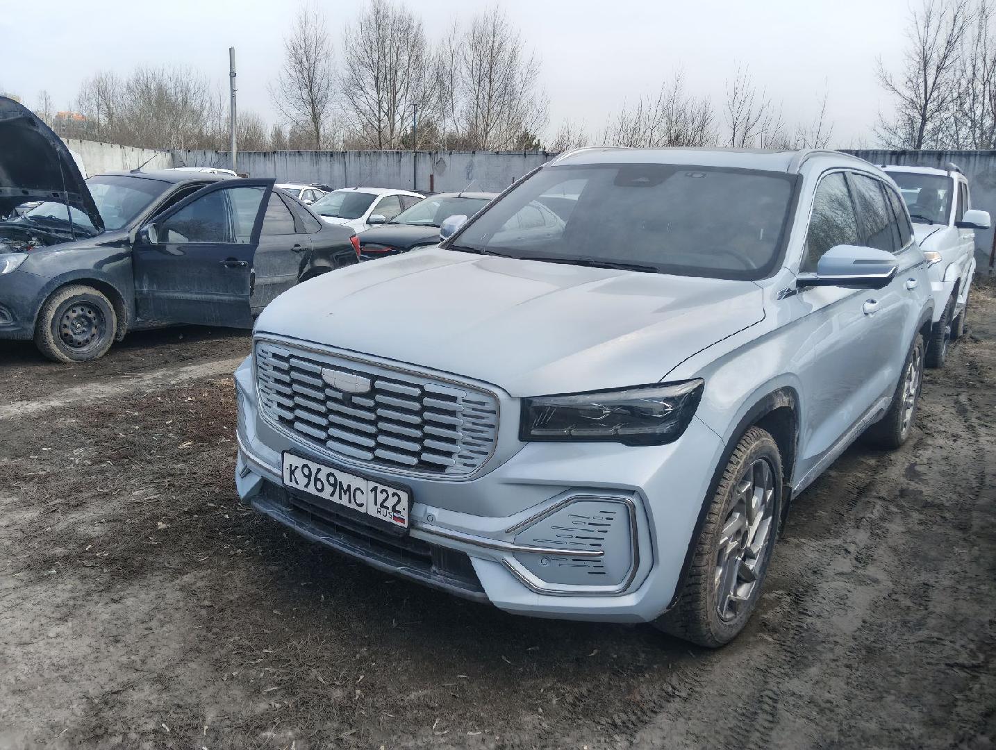 Geely Monjaro Hi-P (Xingyue L Hi-P) — Б/У, 2022 г. (Барнаул, 40068 км)