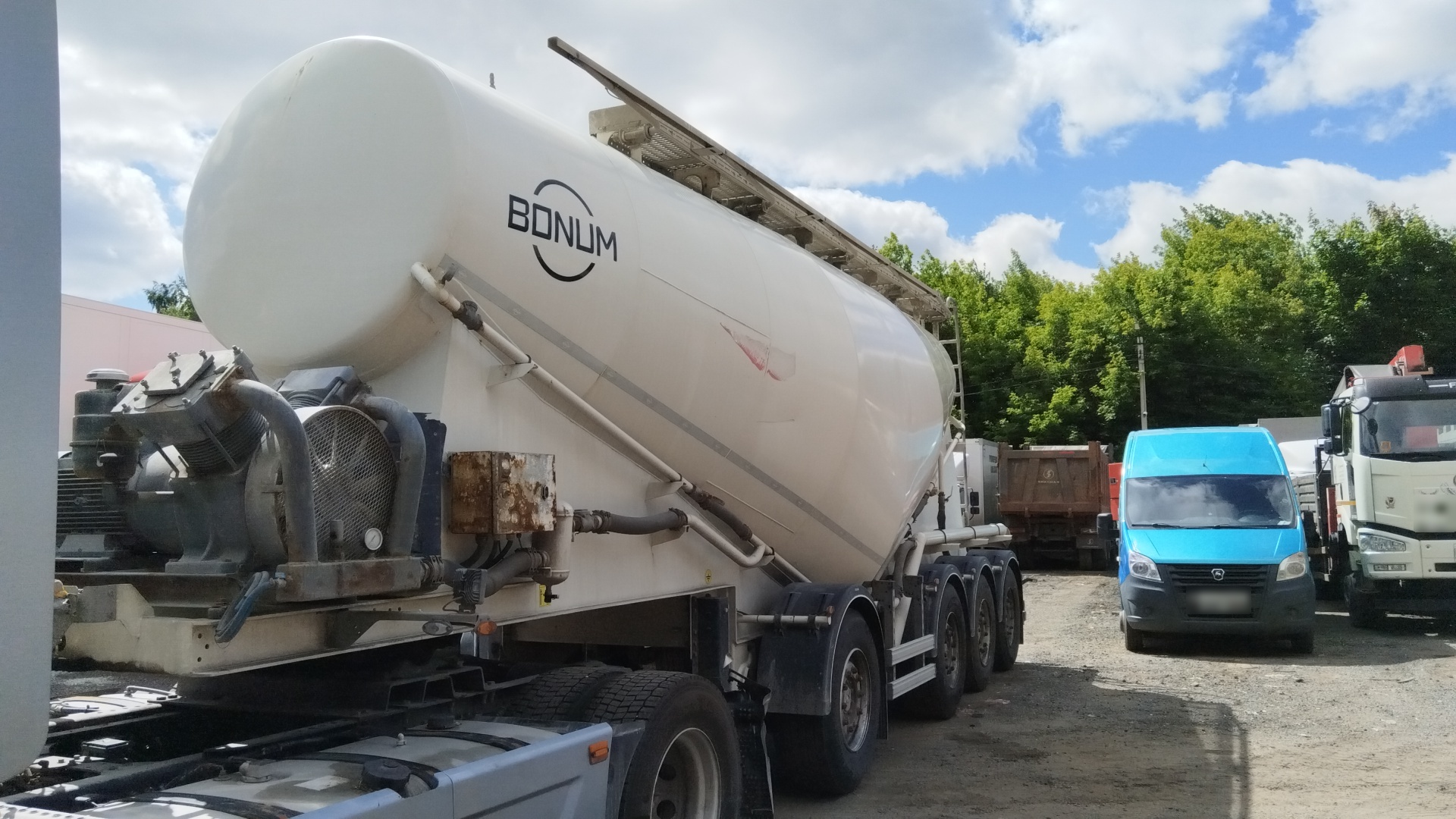 BONUM 914231 Полуприцеп цистерна для сыпучих грузов — Б/У, 2024 г.