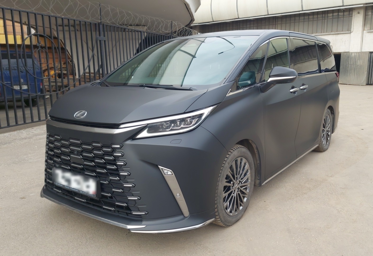 LEXUS VIP + — Б/У, 2024 г.