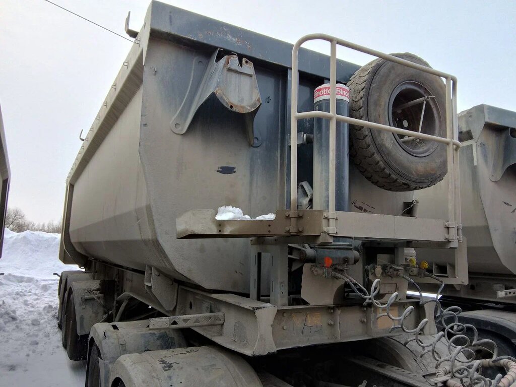 Grunwald 9453 Полуприцеп самосвальный 9453-0000011-60 — Б/У, 2023 г.