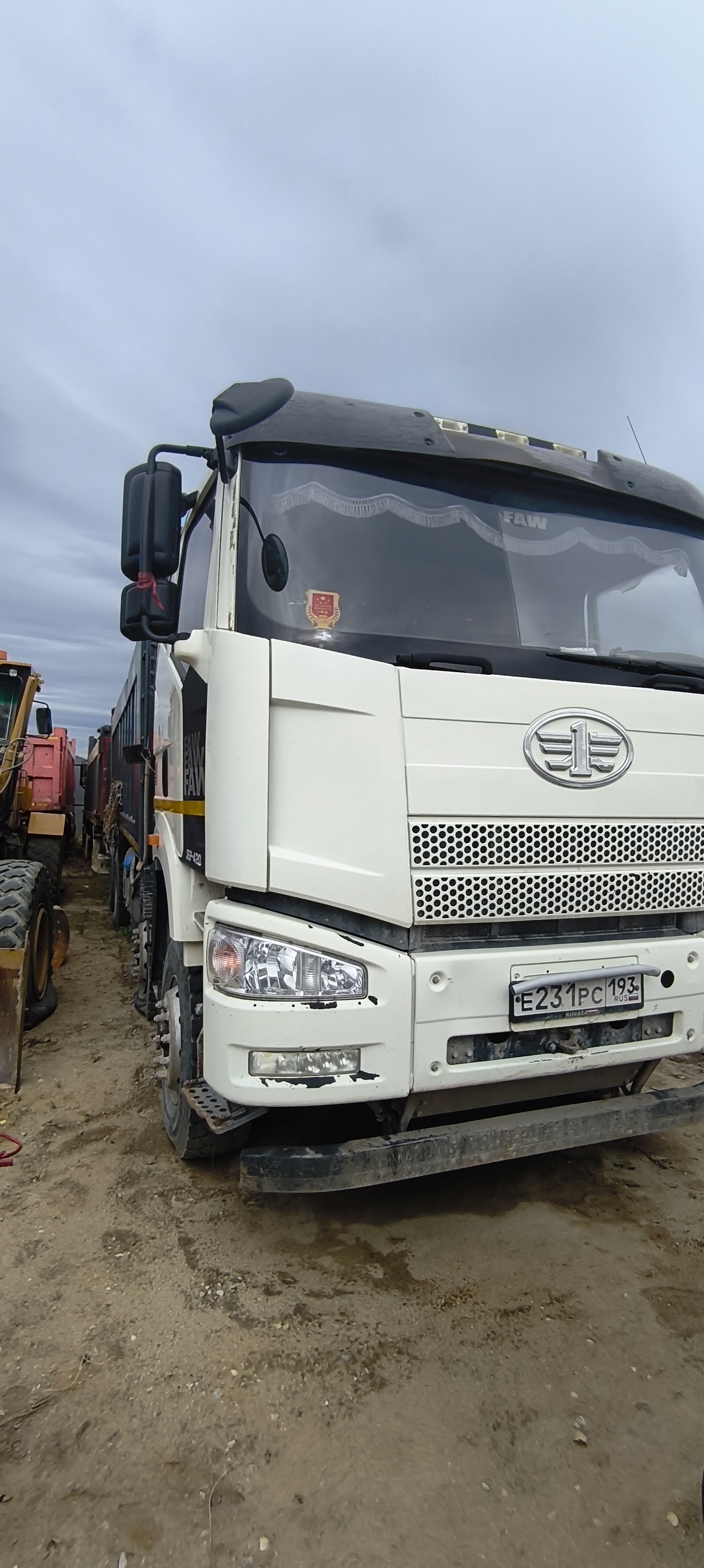 FAW J6 8x4 Самосвал СА3310Р66K24T4E5 — Б/У, 2022 г.