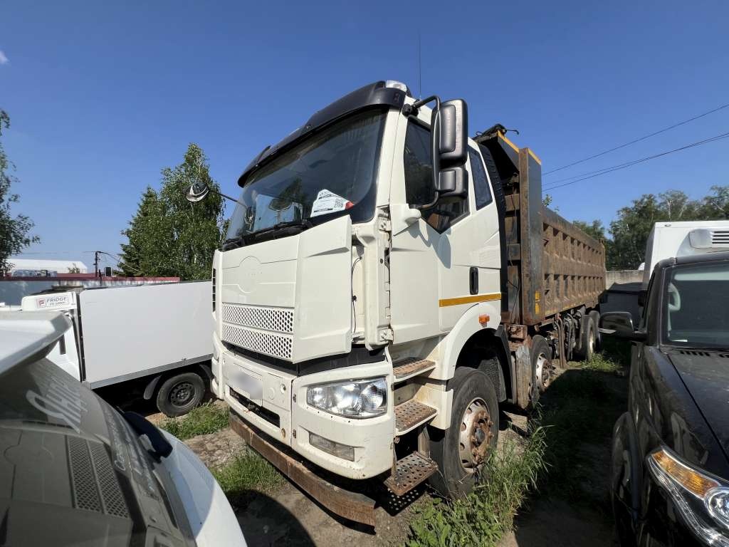 FAW J6* 8x4 Самосвал — Б/У, 2023 г.
