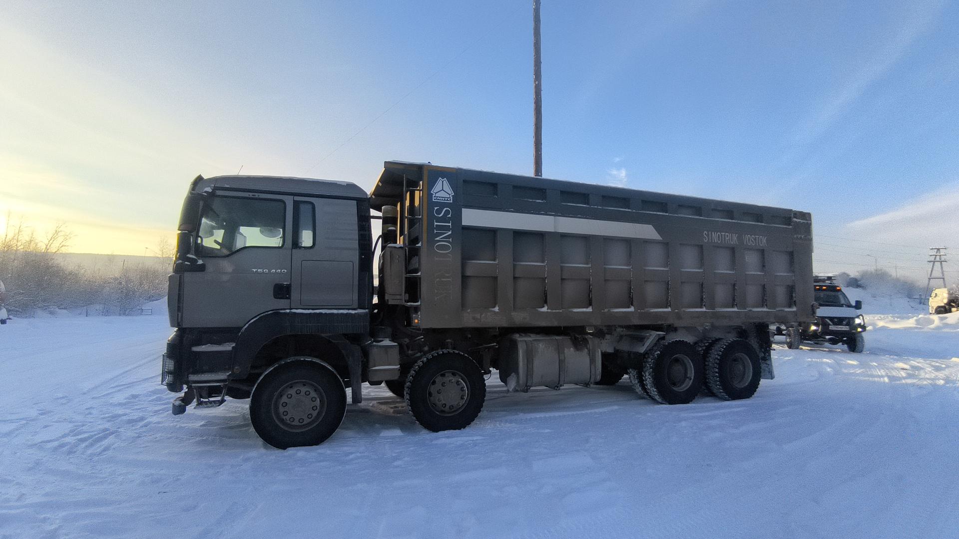 Howo T5G ZZ3317V386GE1 — Б/У, 2022 г. (Якутск, 220746 км)