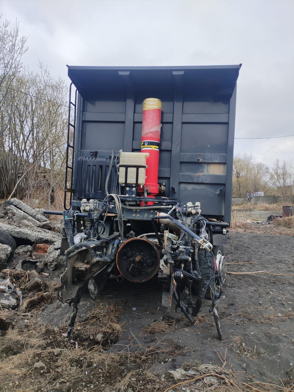 Shacman (Shaanxi) SX 8x4 Самосвал SX331863366 — Б/У, 2023 г.