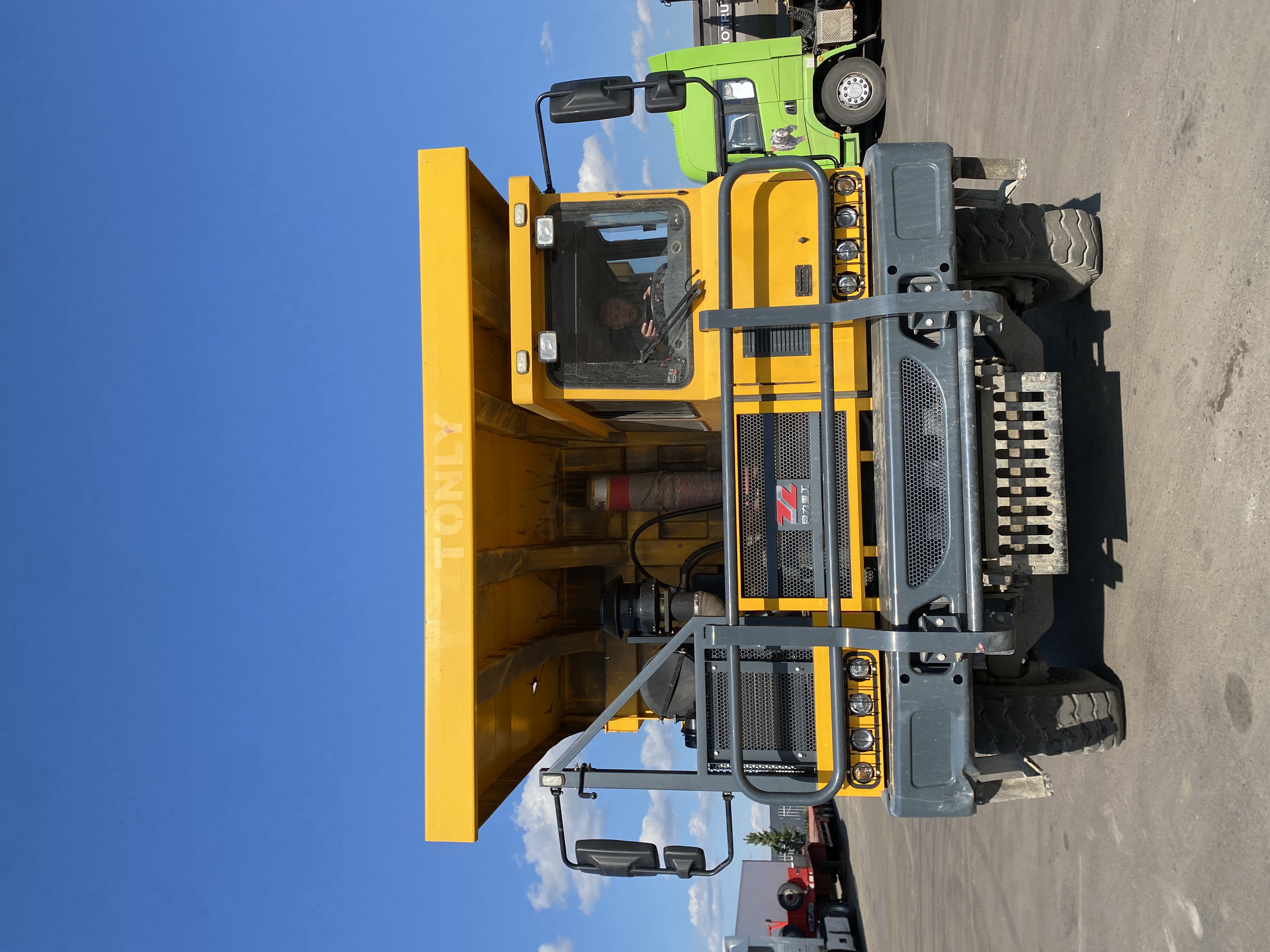 TONLY TL875B 6x4 Карьерный самосвал — Б/У, 2023 г.