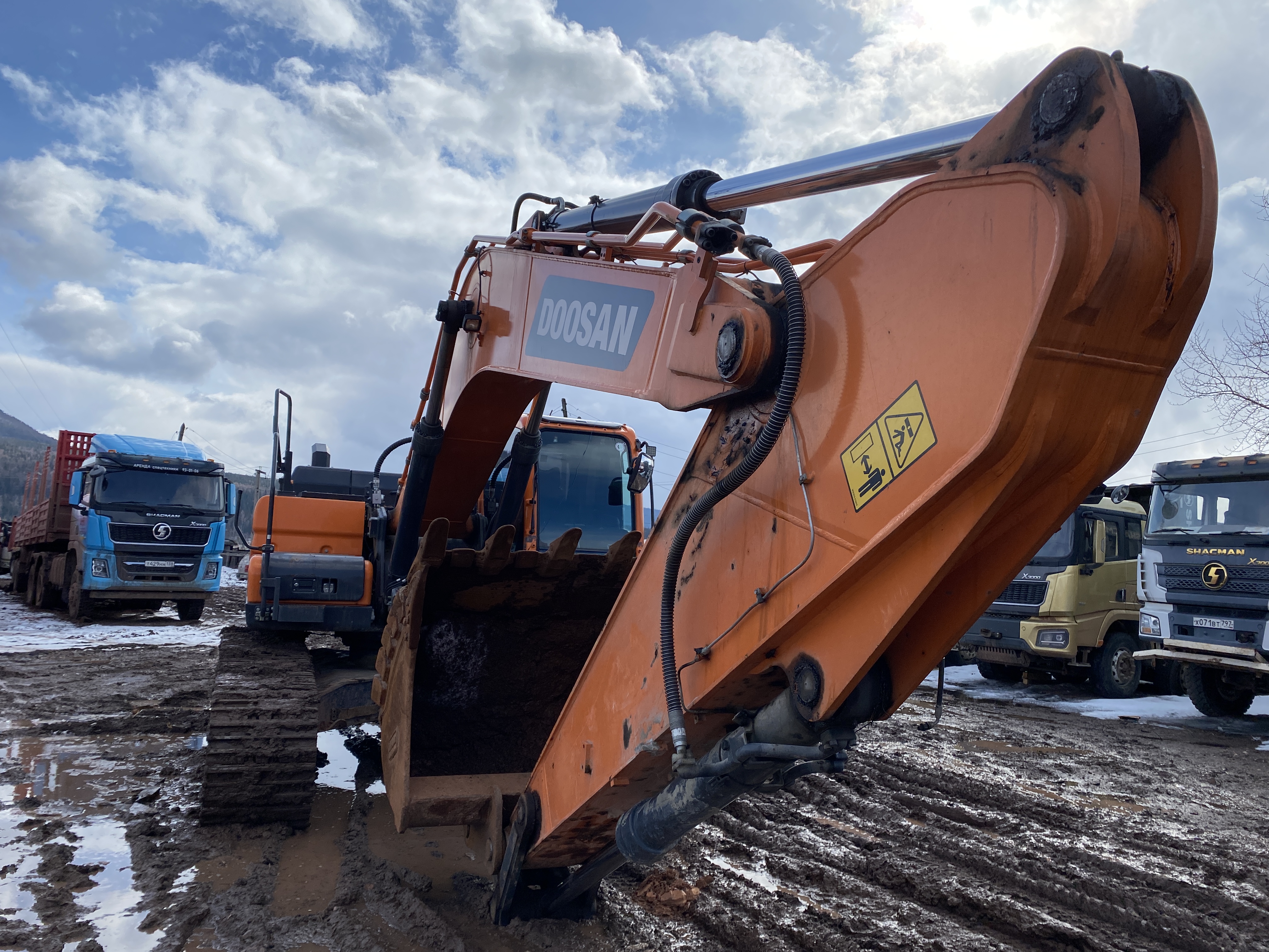 Doosan DX 300 Экскаватор DX300LCA-7M — Б/У, 2023 г.