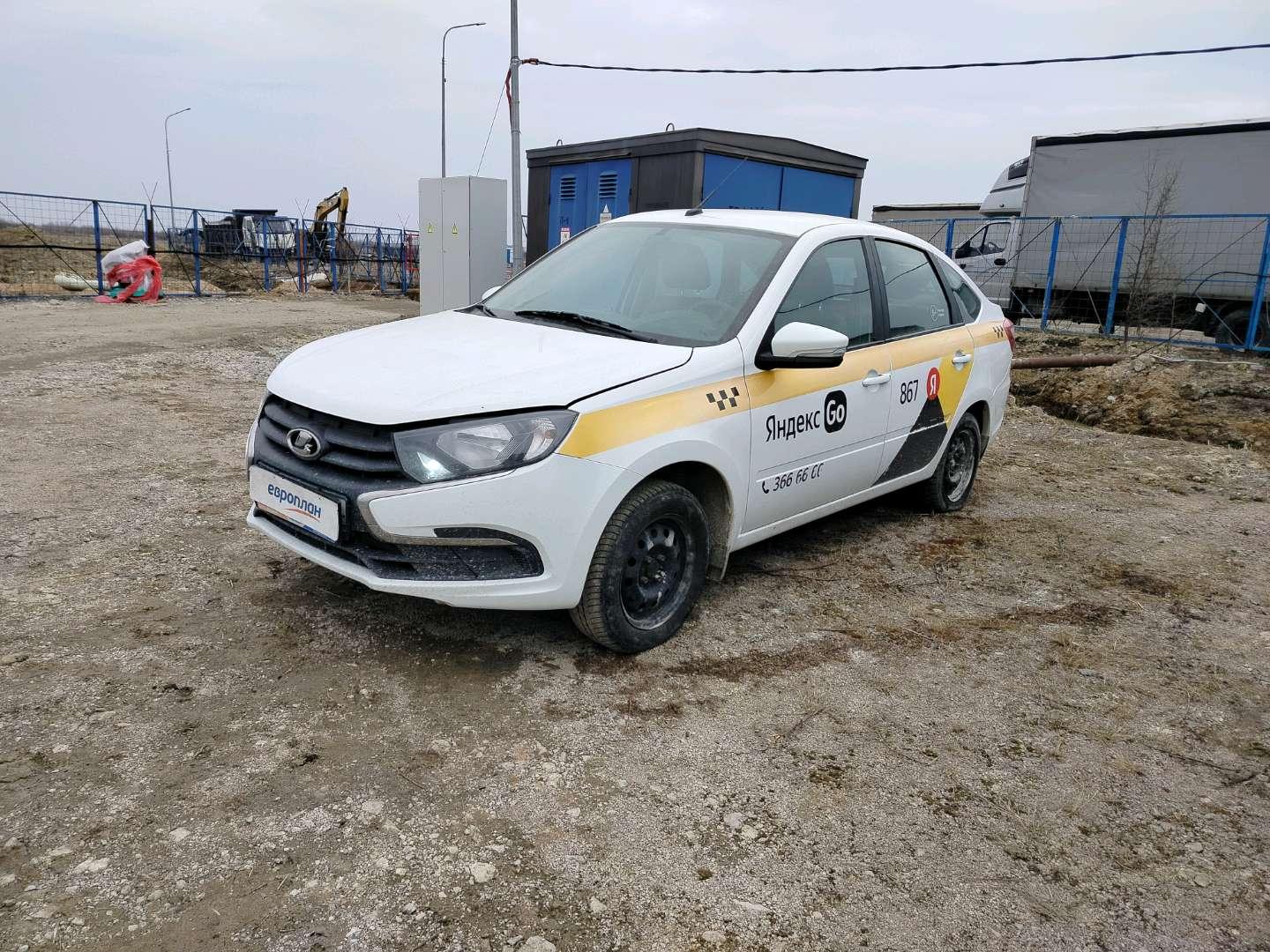 Lada Granta лифтбек — Б/У, 2023 г. (Санкт-Петербург, 130246 км)