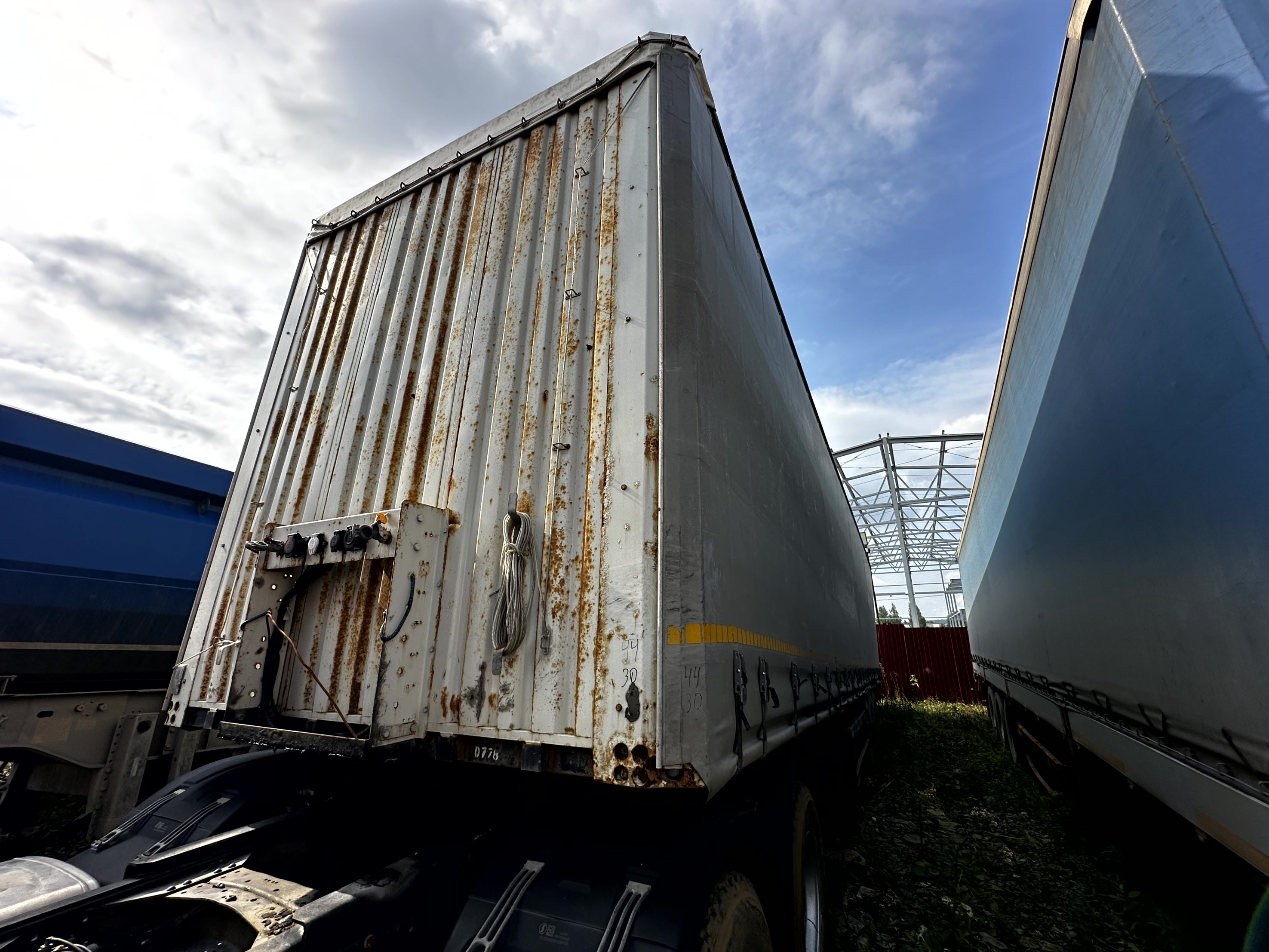 ТУЙМАЗИНСКИЙ ЗАВОД АВТОБЕТОНОВОЗОВ 588510 Полуприцеп шторный — Б/У, 2023 г.