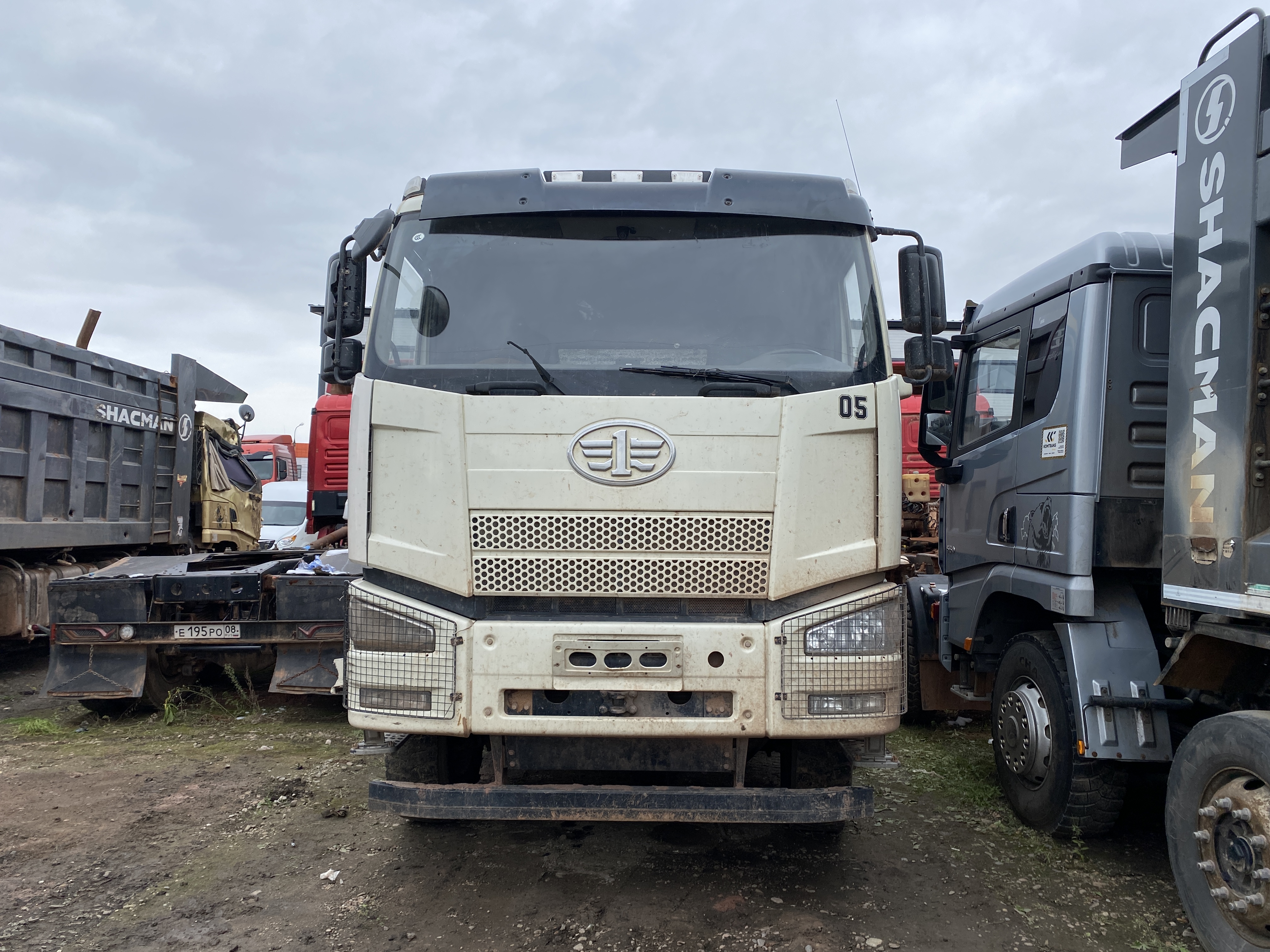 FAW J6 8x4 Самосвал СА3310Р66K24T4E5 — Б/У, 2023 г.