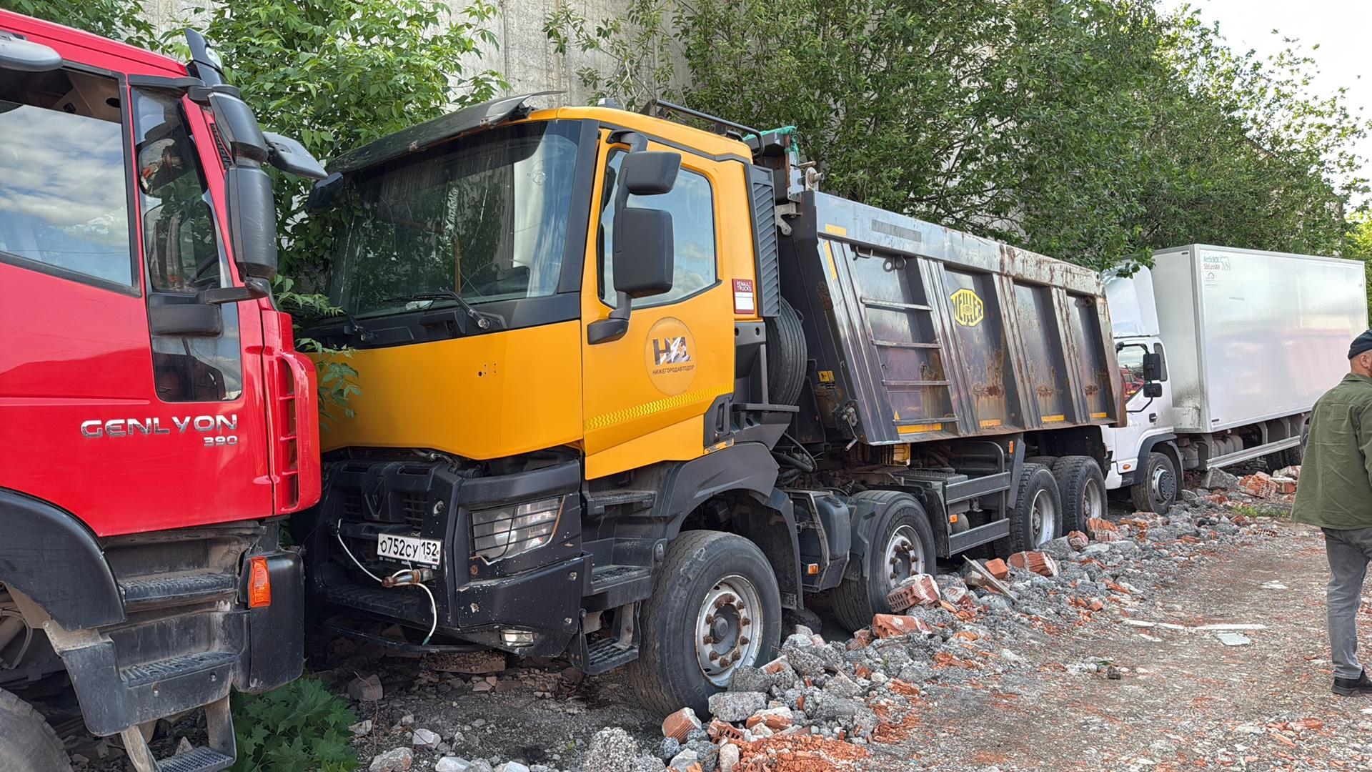 Renault K 440 DXI13 8x4 — Б/У, 2017 г. (Нижегородская область, 657000 км)