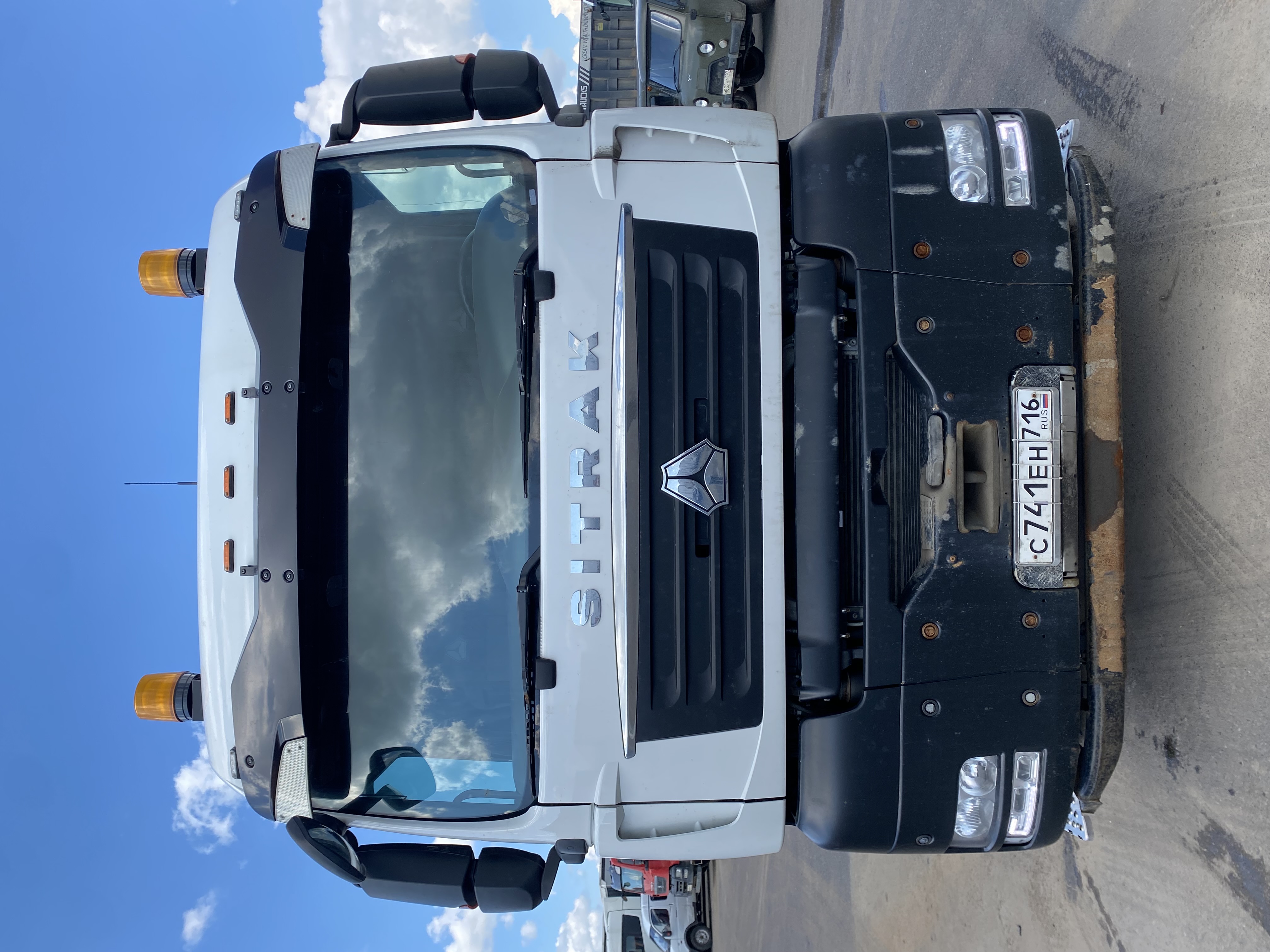 SITRAK C7H 6x4 Седельный тягач ZZ4256V364HE — Б/У, 2023 г.
