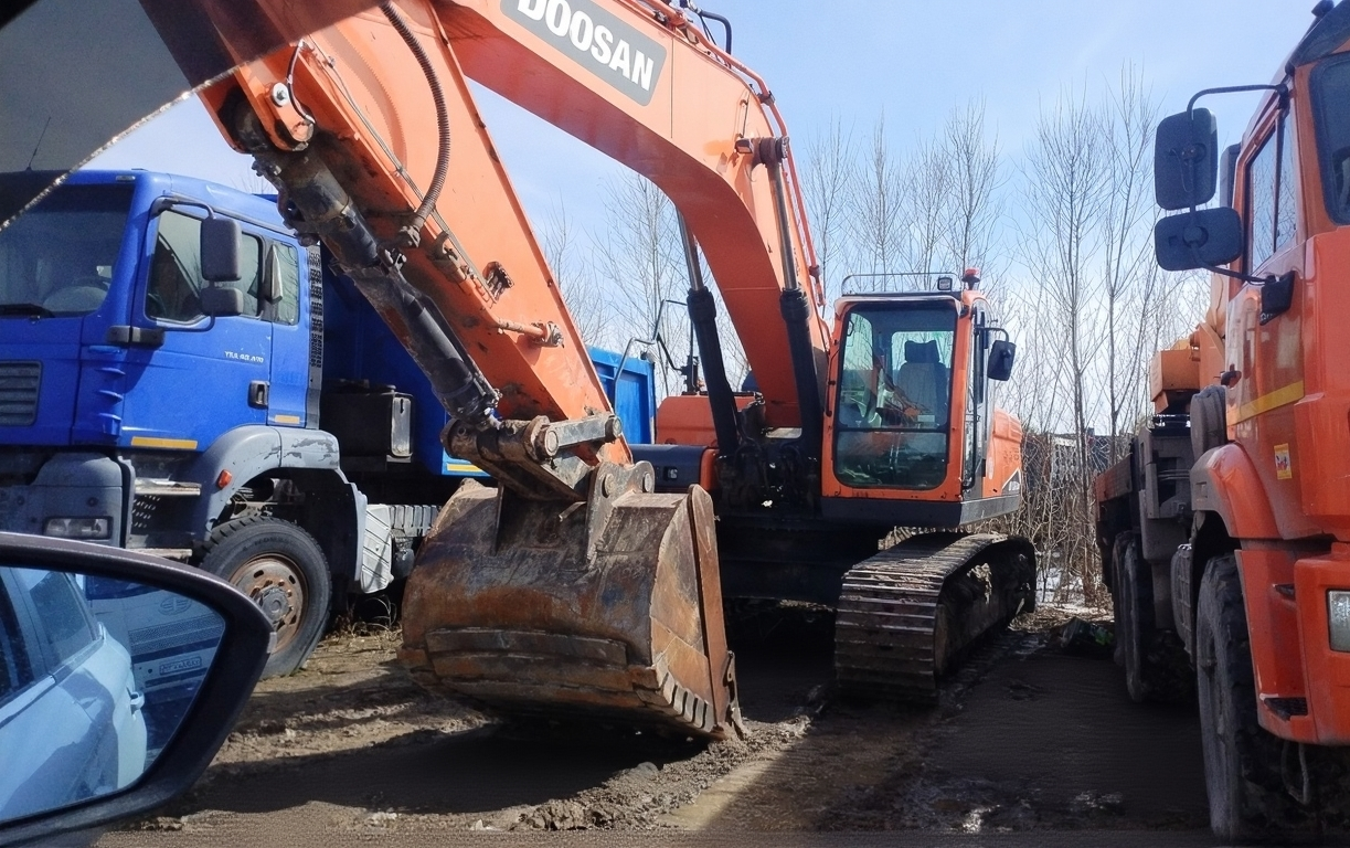 DEVELON (Hyundai Doosan Infracore Co., Ltd.) DX300LCA-7M — Б/У, 2023 г. (Сургут, новый)