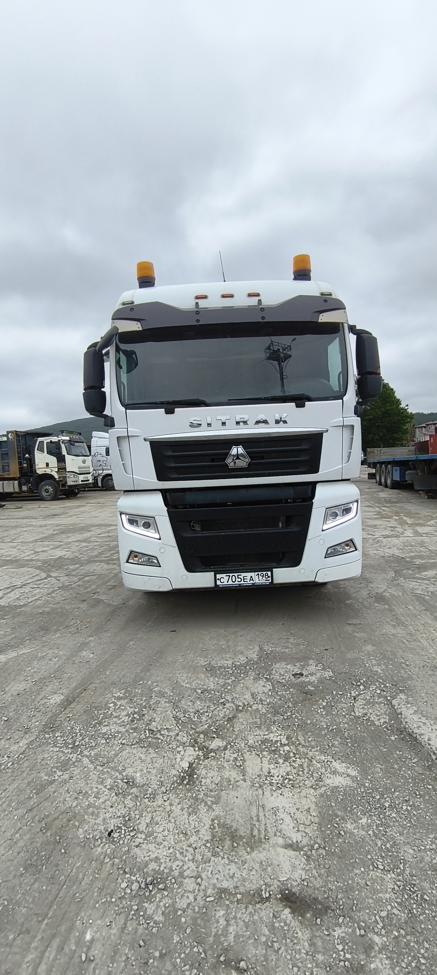 SITRAK C7H 4x2 Седельный тягач ZZ4186V361HE — Б/У, 2023 г.