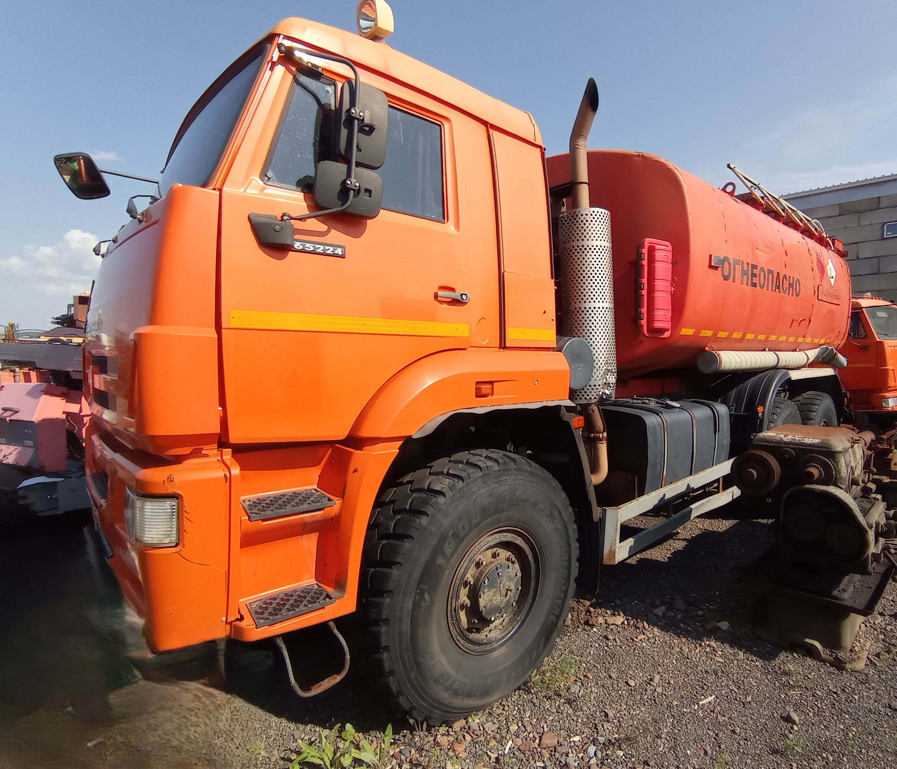 КАМАЗ 65224 6X6 Автоцистерна нефтепромысловая — Б/У, 2017 г.