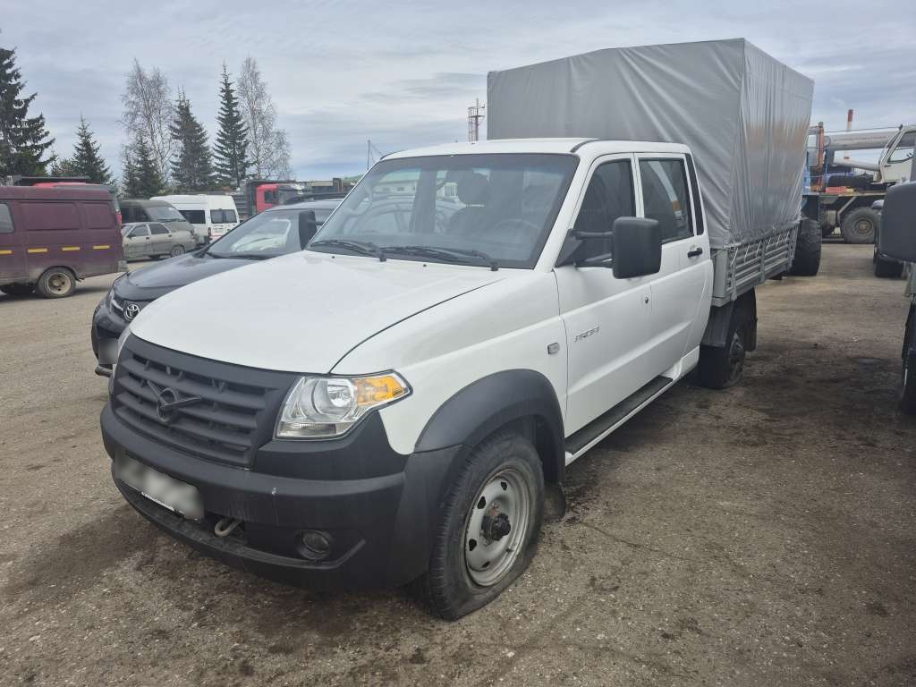 UAZ Бортовой автомобиль с платформой 1870 Base 4х4 2.7 5MT — Б/У, 2024 г.